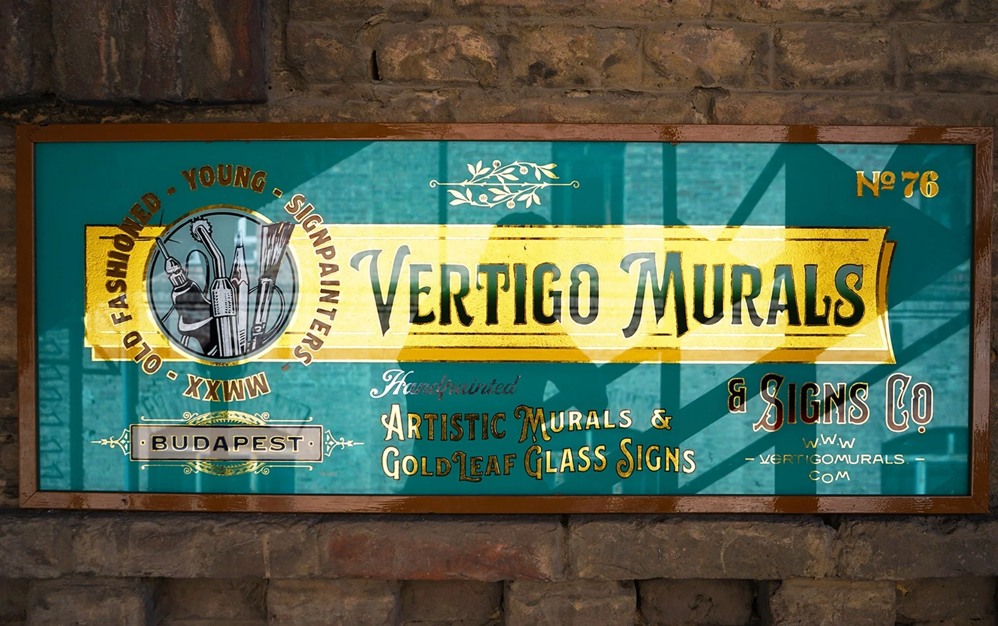 Címfestés és kézzel festett cégtáblák – Vertigo Murals