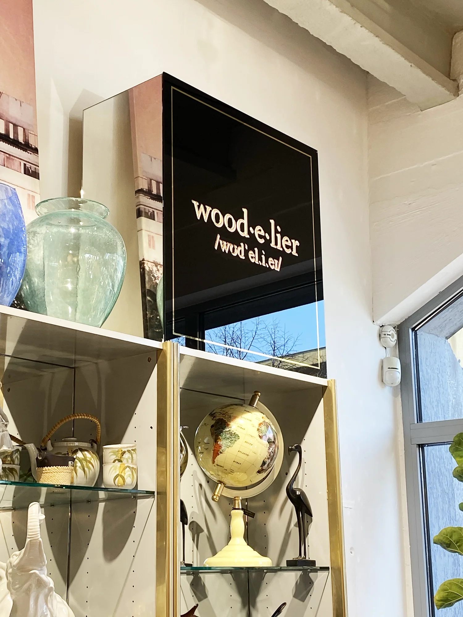 Woodelier- Aranyozott üvegpanel