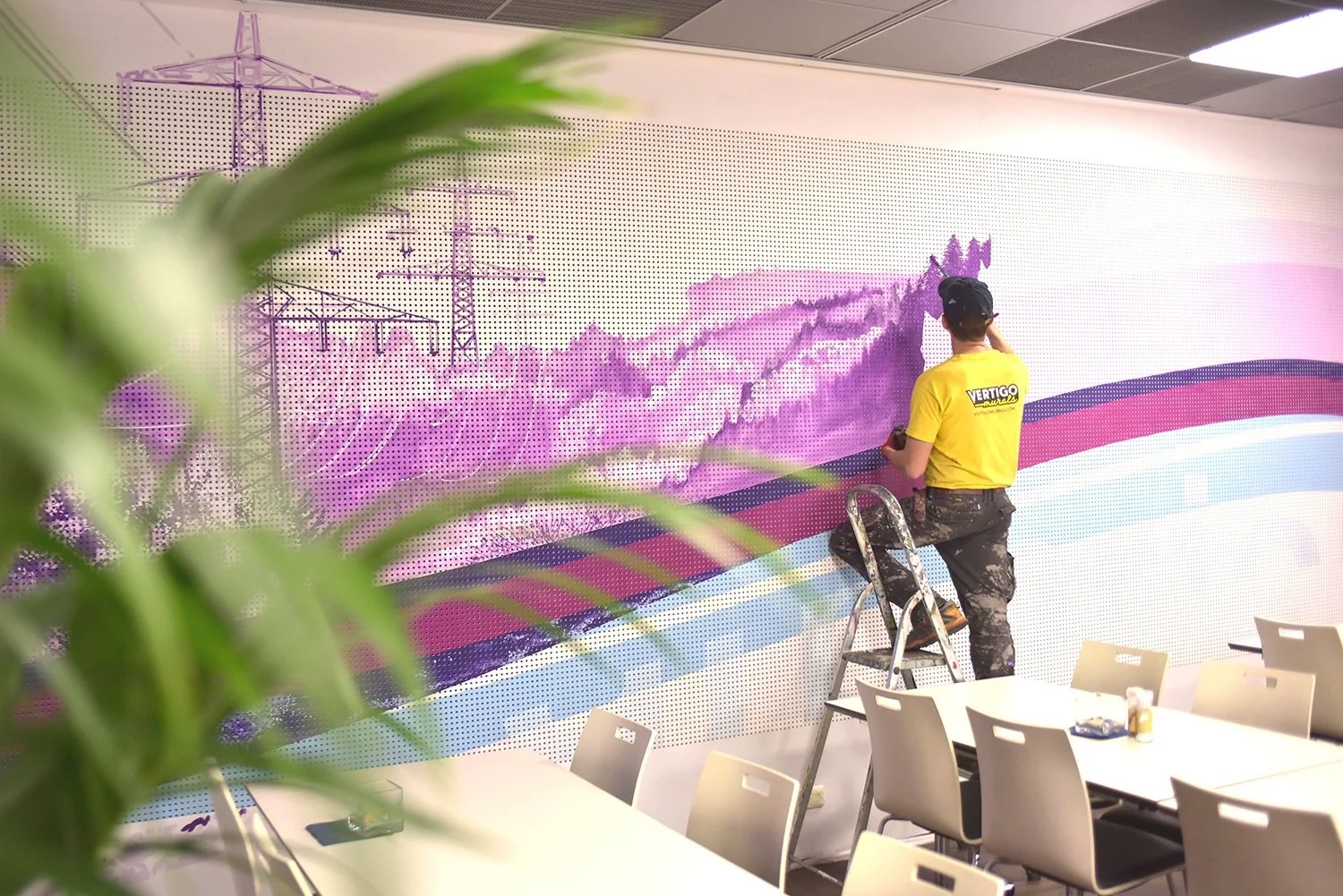 Vertigo Murals beltéri dekorációs falfestmény irodai környezetben, művészi kivitelben.