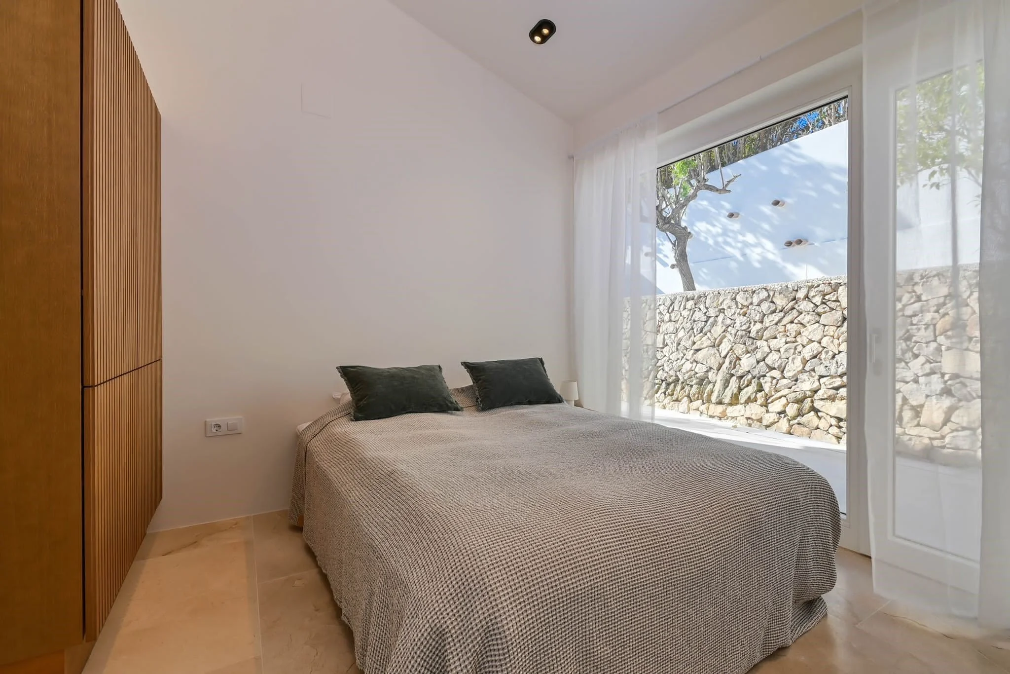 Bedroom.jpg