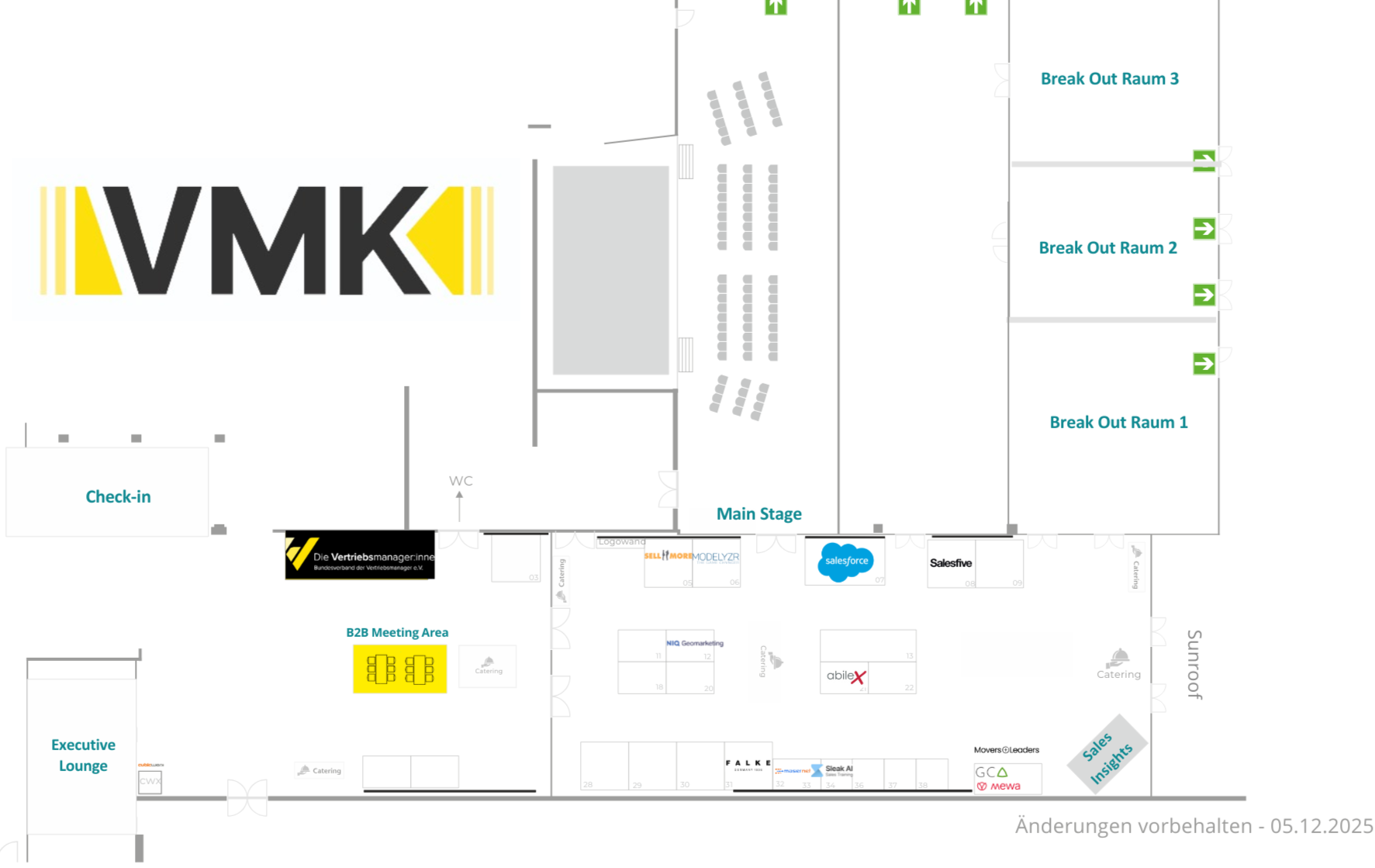 Lageplan einer Messehalle mit Bereichen wie Check-in, Main Stage, Breakout-Räume 1 bis 3, Executive Lounge, B2B Meeting Area, Verkaufsstände und Food-Catering. Logos von Unternehmen und Veranstaltern sind sichtbar.