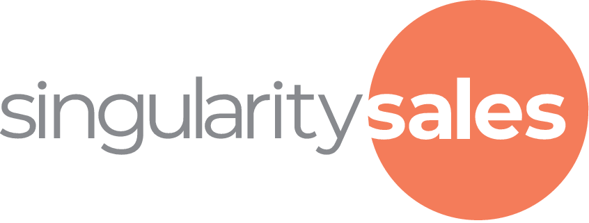 Logo mit dem Text 'singularity sales', wobei 'sales' in schwarzer Schrift in einem orangen Kreis