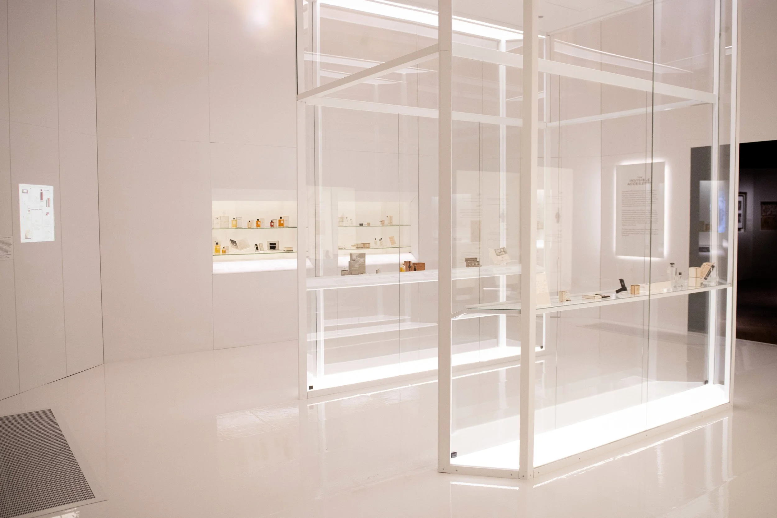 chanel_gabrielle-chanel-fashion-manifesto-at-the-victoria-and-albert-museum_copyright-chanel-9-HD.jpg
