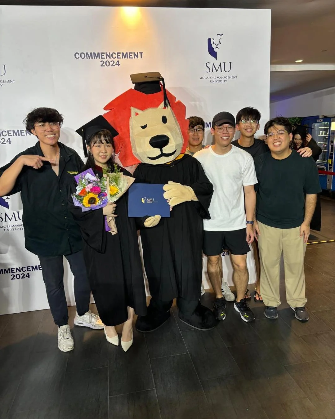 🎓✨ It’s Graduation SZN! ✨🎓
Did you spot SMOO at SMU giving high-fives, posing for selfies, and sprinkling that extra bit of mascot magic for all the fresh grads? 🎉📸 From tassel flips to happy dance moves, SMOO made sure every moment was pi