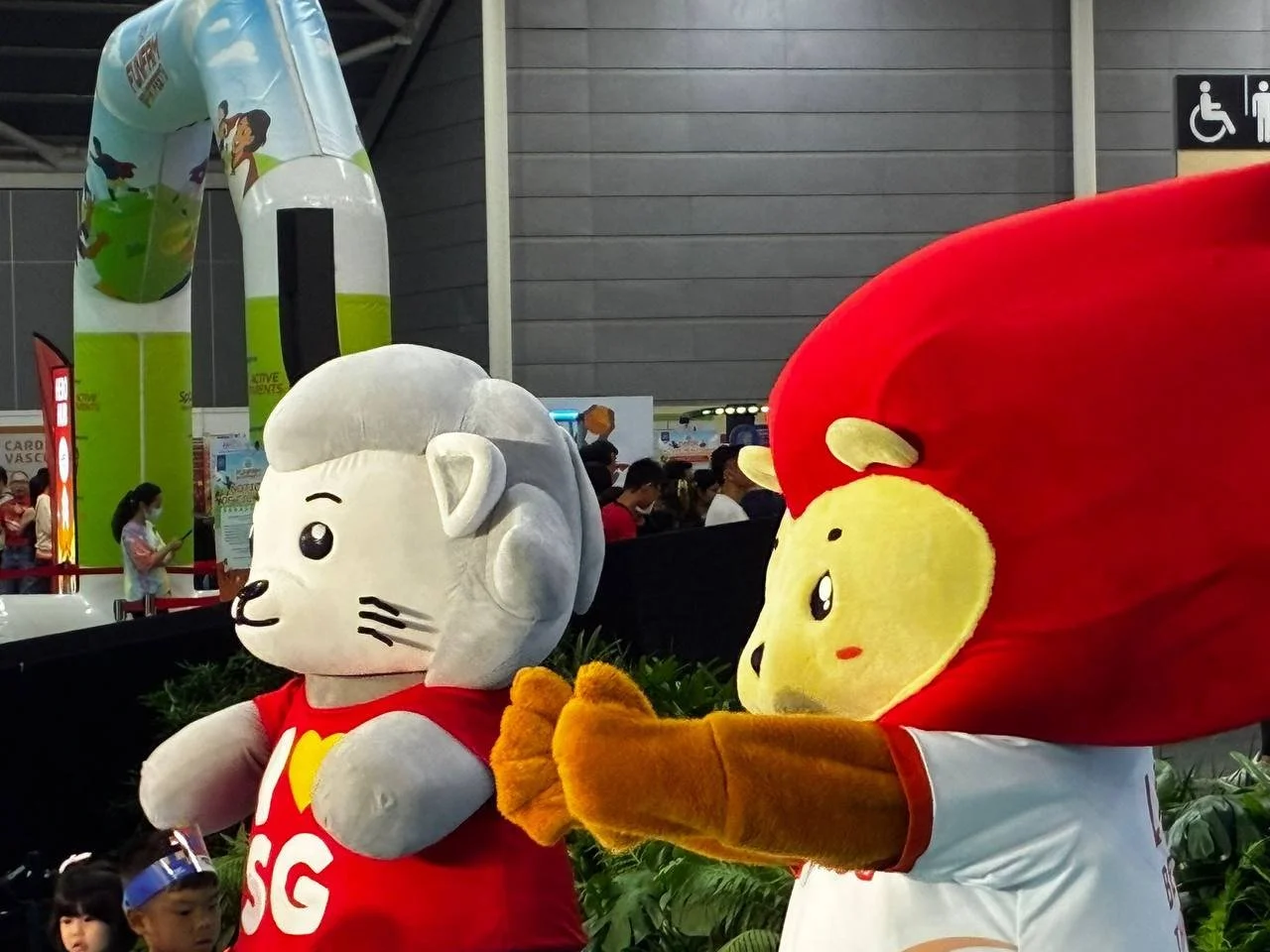 Singapore Mascot energy was out in full force as Nila and August brought the hype, smiles, and National Day spirit to DOTN 2026 🇸🇬✨