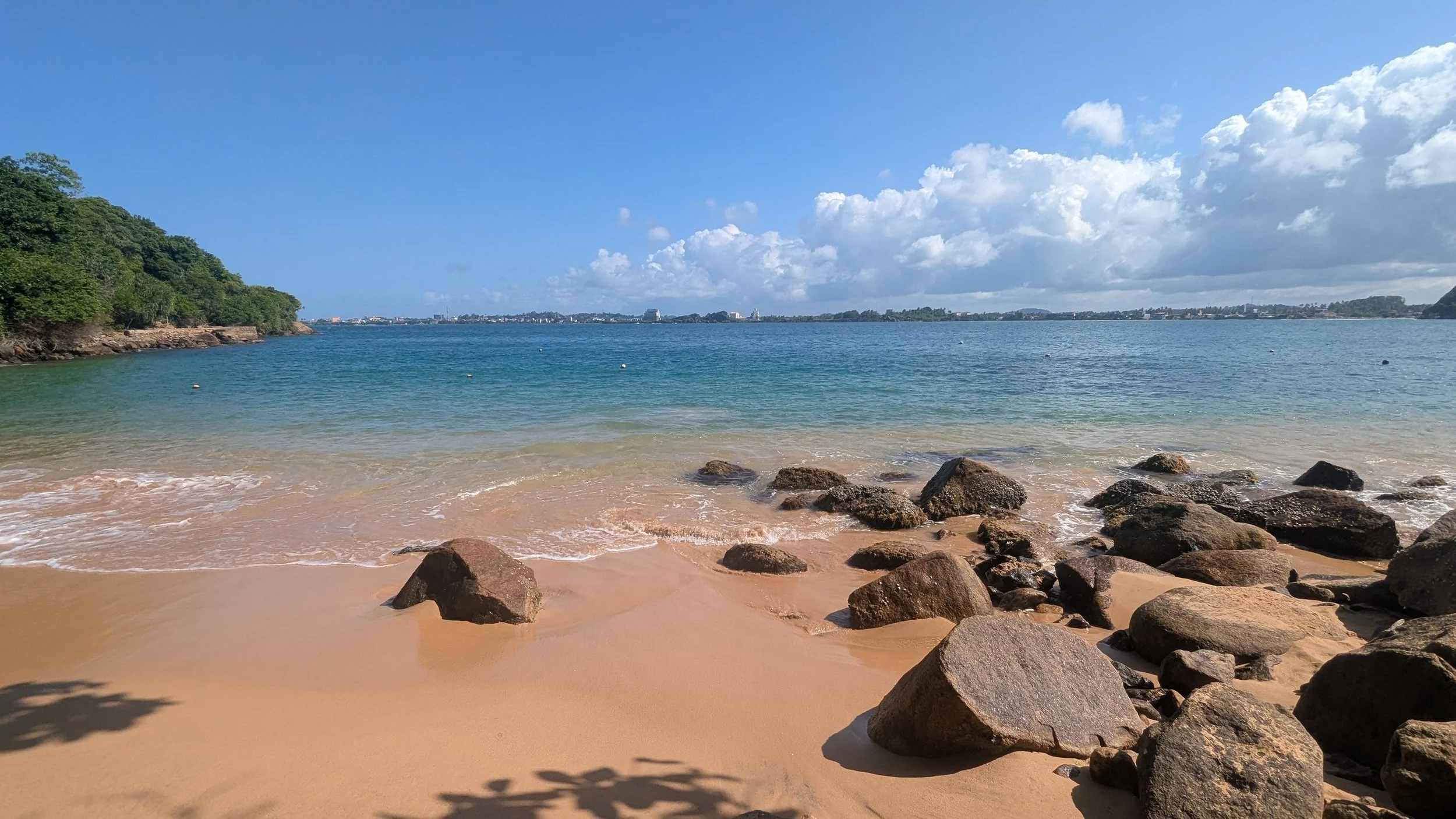 JUNGLE BEACH OU WHITE SAND BEACH?