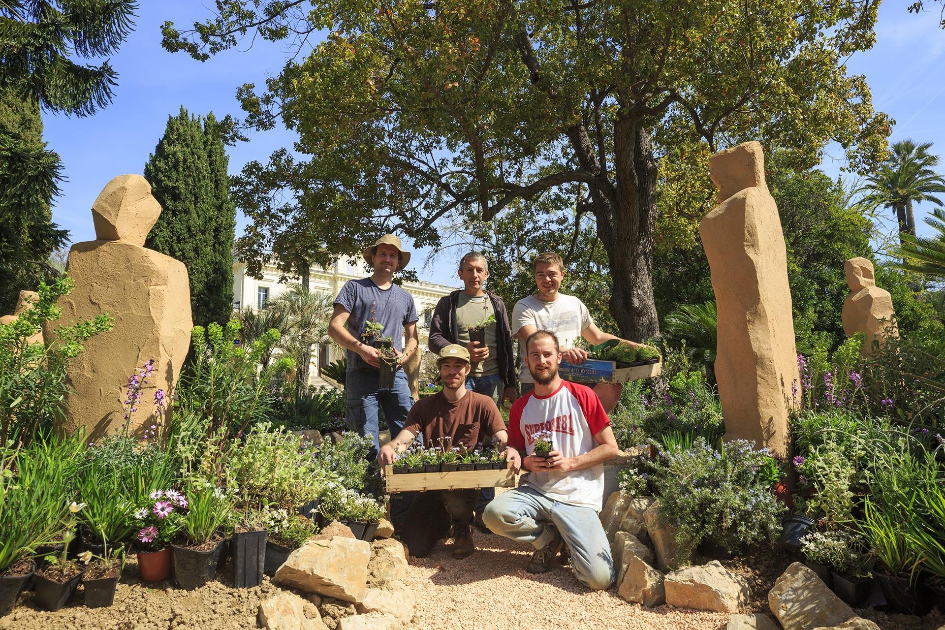 Simonson Landscape team.jpg