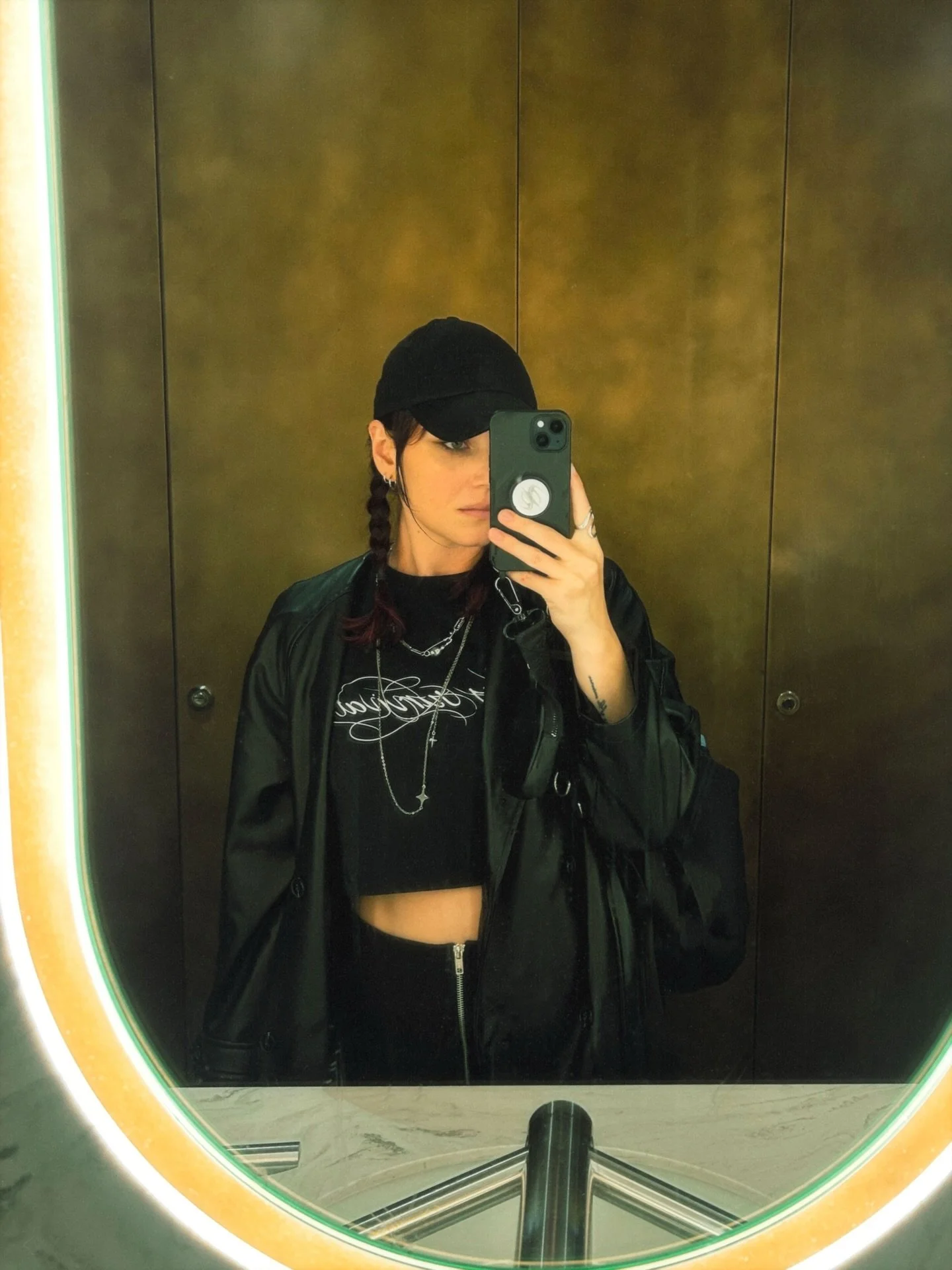 My first time in London during Christmas &amp; it was wonderful despite getting the flu ✨