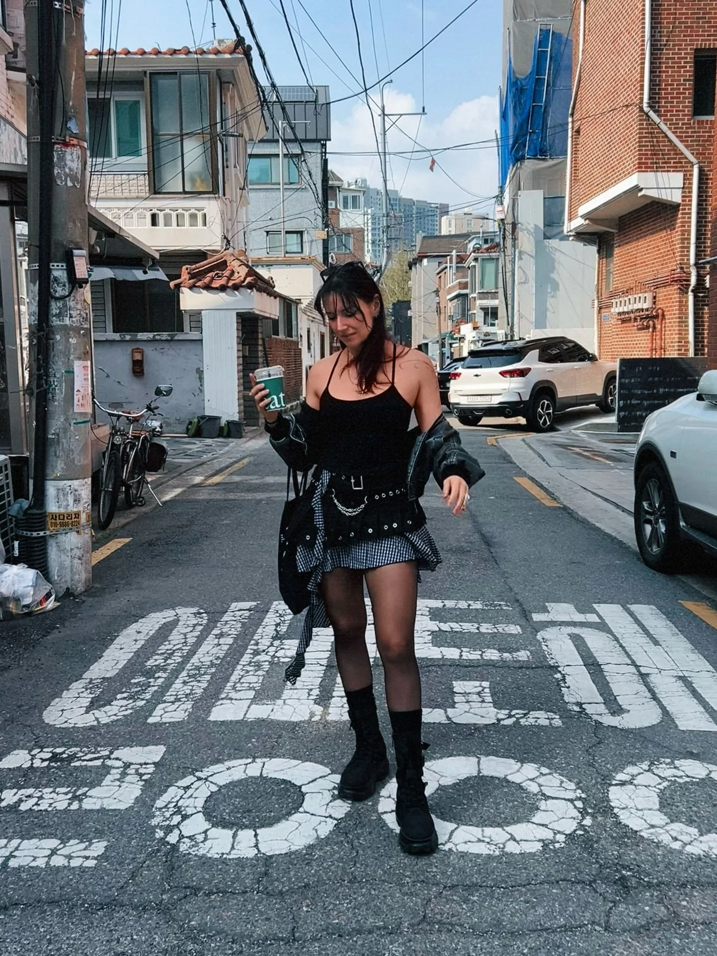 Seoul is quickly becoming one of my favorite cities 🇰🇷🌸🖤 so much good alternative fashion &amp; vibrant neighborhoods ✨
