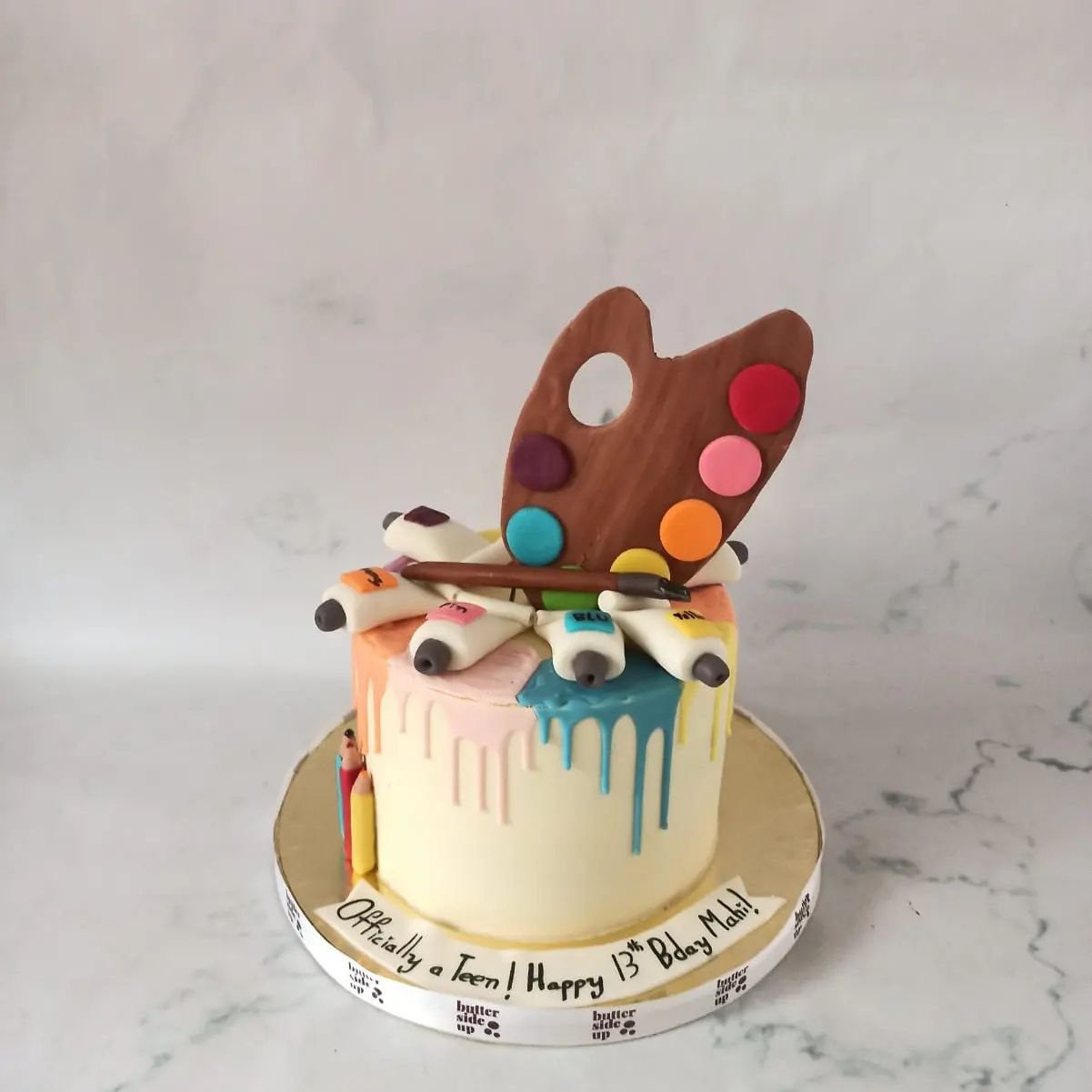 We love the colors of the painting themed cake

[ buttercream cakes, painting, white choc drip]