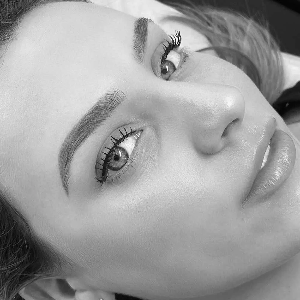 Wenkbrauwen waxen of epileren: wat is het verschil?