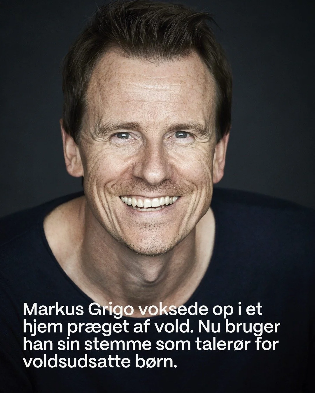Som ambassad&oslash;r vil @markus_grigo bruge sin stemme som taler&oslash;r for voldudsatte b&oslash;rn. Han har valgt at st&aring; frem med sin historie om at vokse op i et hjem med vold, for at bryde med den tavshed, der omgiver vold i familien. Fo