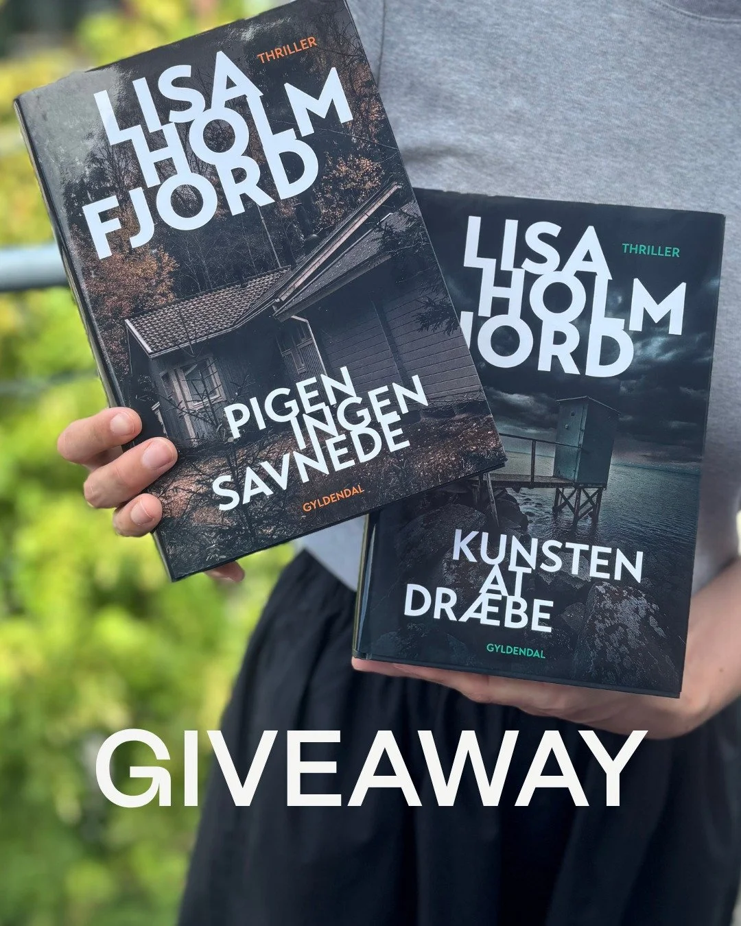 Reklame / Sommer GIVE-AWAY ☀️

Til vores sidste sommer give-away udlodder vi b&oslash;gerne Pigen ingen savnede og Kunsten at dr&aelig;be af @lisaholmfjord.

B&oslash;gerne er psykologiske thrillers og kredser om hemmeligheder, relationer og de m&osl