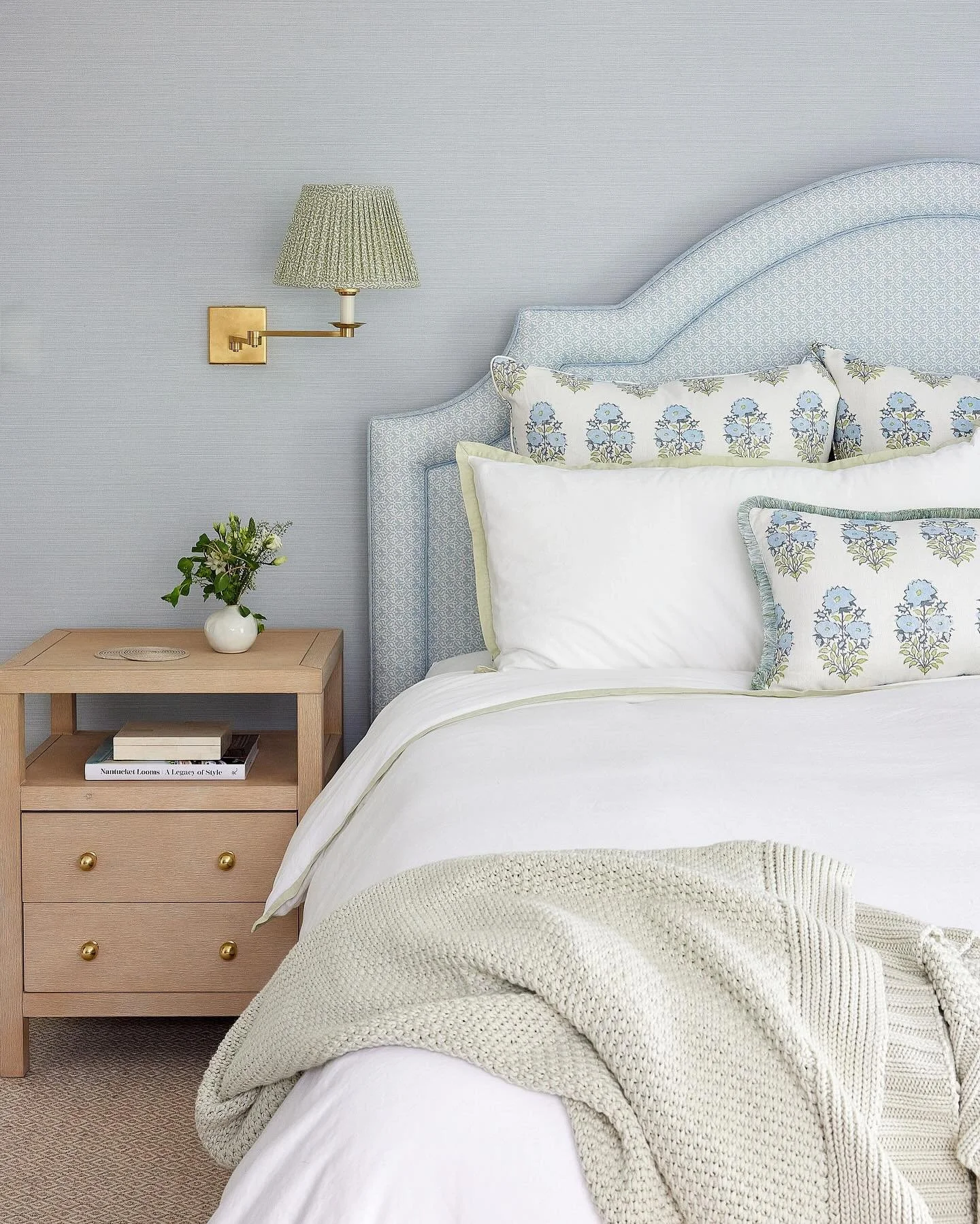 Bringing dreams to reality in this primary bedroom 💭

photo: @juliadags 

&bull;
&bull;
&bull;
&bull;

#blueshutterdesignstudio #blueshutterdesigns #masterbedroomdesign #masterbedroomgoals #primarybedroominspo #primarybedroomdesign #primarybedroomdr