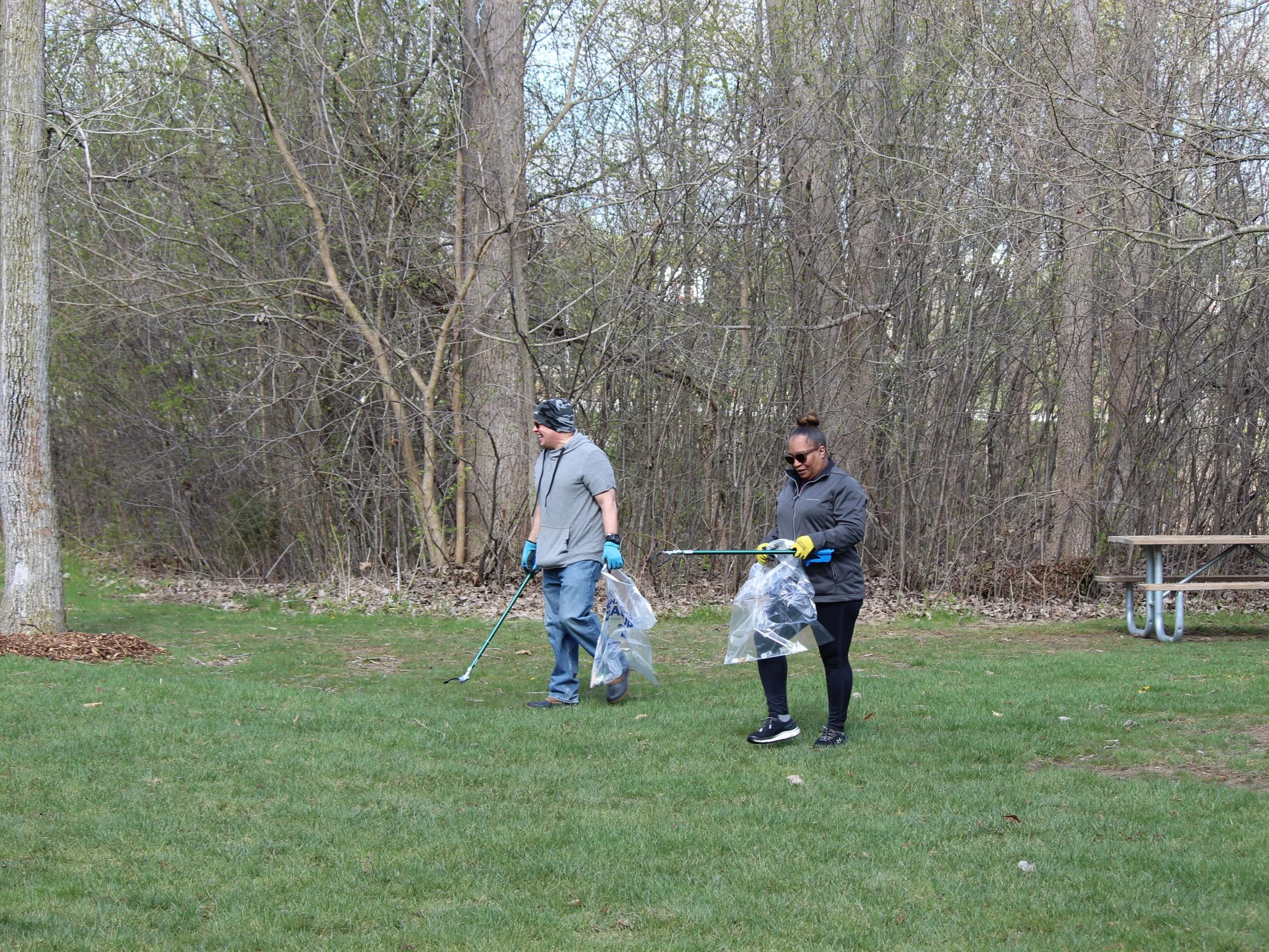 Clinton Cleanup: Riverwoods Park