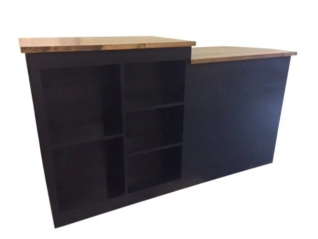 Black two-section straight cash wrap with pine tops