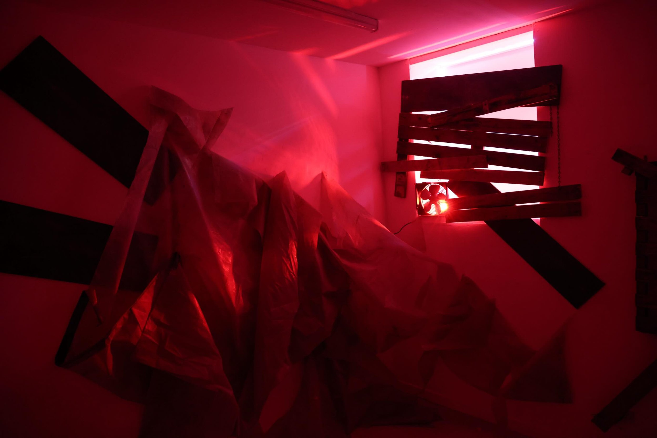 A little post about my most recent show , X; RATED FOR EXCESSIVE USE at @shiftgalleryglasgow ❤️💋❌

It was such an incredible experience going into a space with an idea and a huge pile of trash outside the door 😸😼 Everything in the show was scaveng