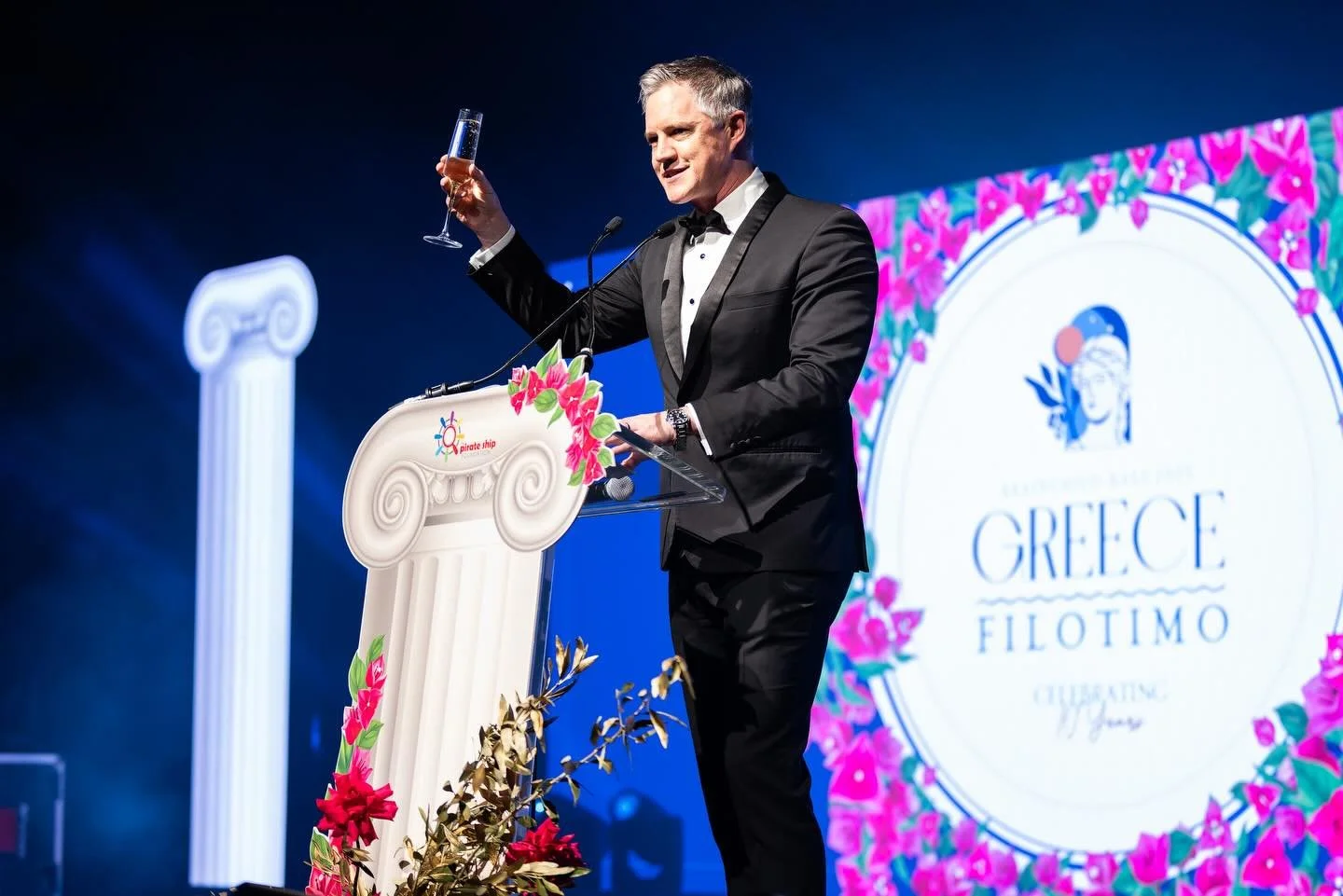 🇬🇷✨ On the 10th anniversary of the BrainChild Ball, guests were transported to Greece for an unforgettable night of generosity, joy, and filotimo: the spirit of giving without expecting anything in return.
&nbsp;
From marble pillars and golden oliv