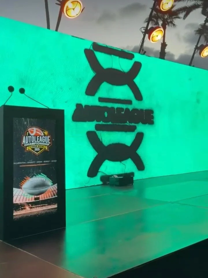 Corporate Awards giving Super Bowl? Okay&hellip; #superbowl #knownassociates #corporateevents 🏈🏆