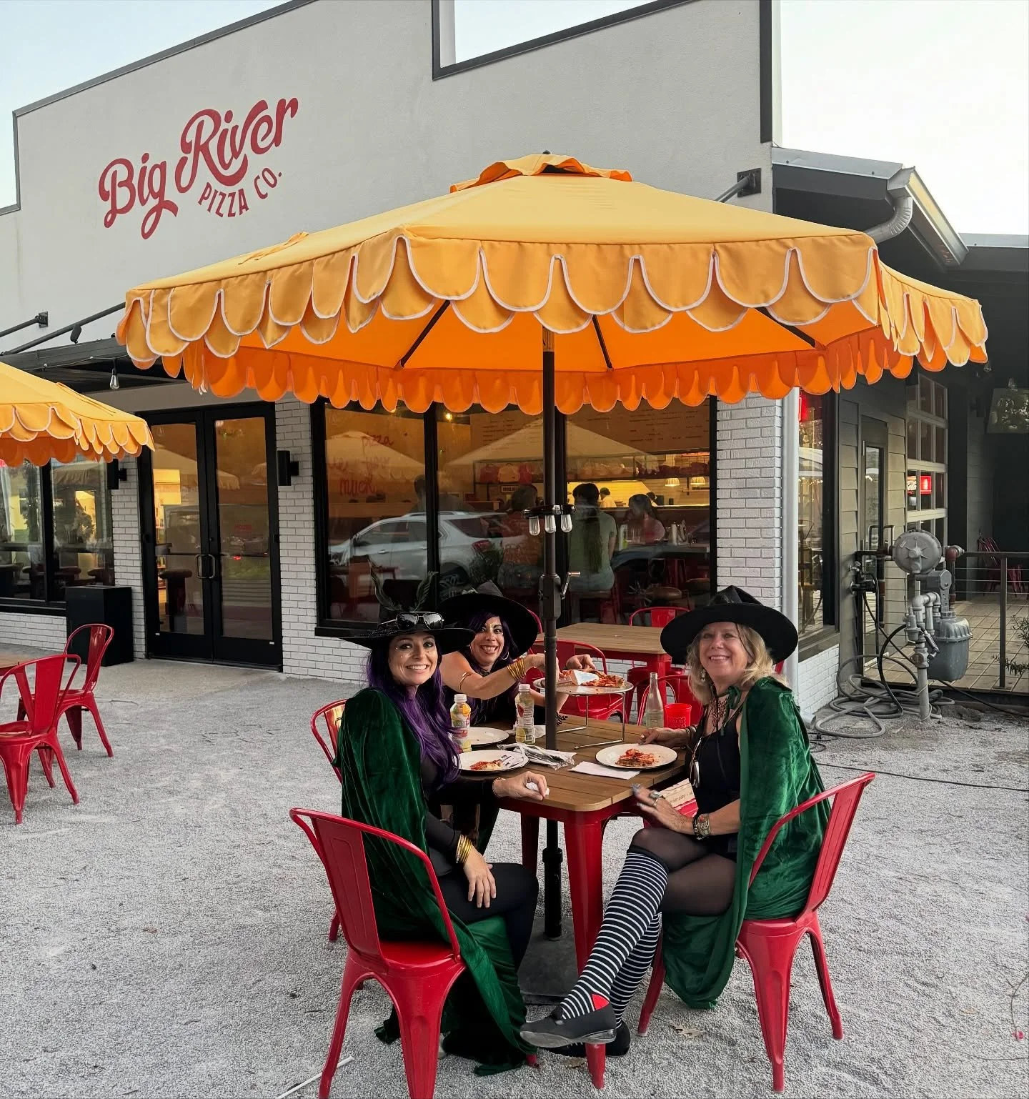 The best Fall weekend in St. Francisville is here π§‍βοΈπΈπ
Witches Ride - Thursday, Oct 23rd! 
Yellow Leaf Music & Arts Festival - Oct 24th thru 26th π Happening across the street from us! 
Our neighbors, Bayou Sara Brewing Grand Opening t