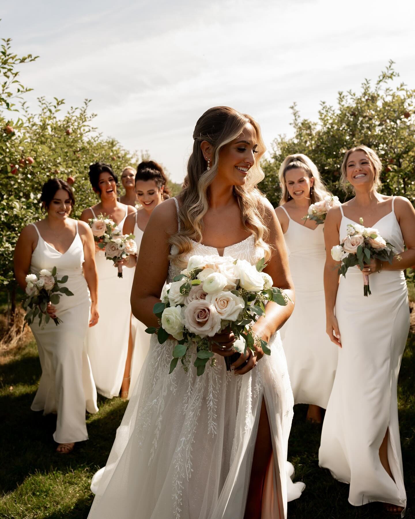 The white bridesmaid dresses 🤍