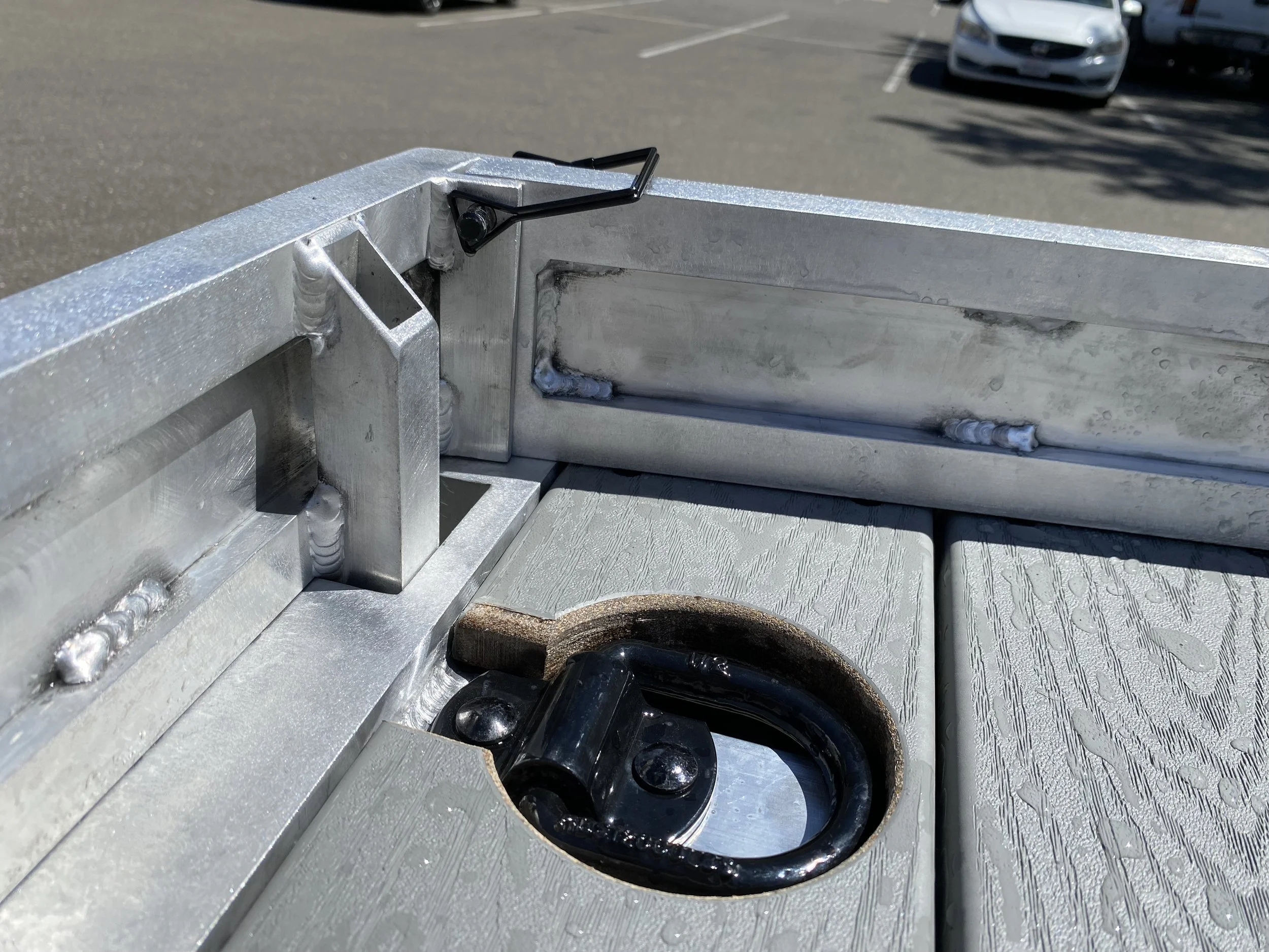 Aluminum Frame, Bed Rails, Powder Coated Steel Inset D-rings