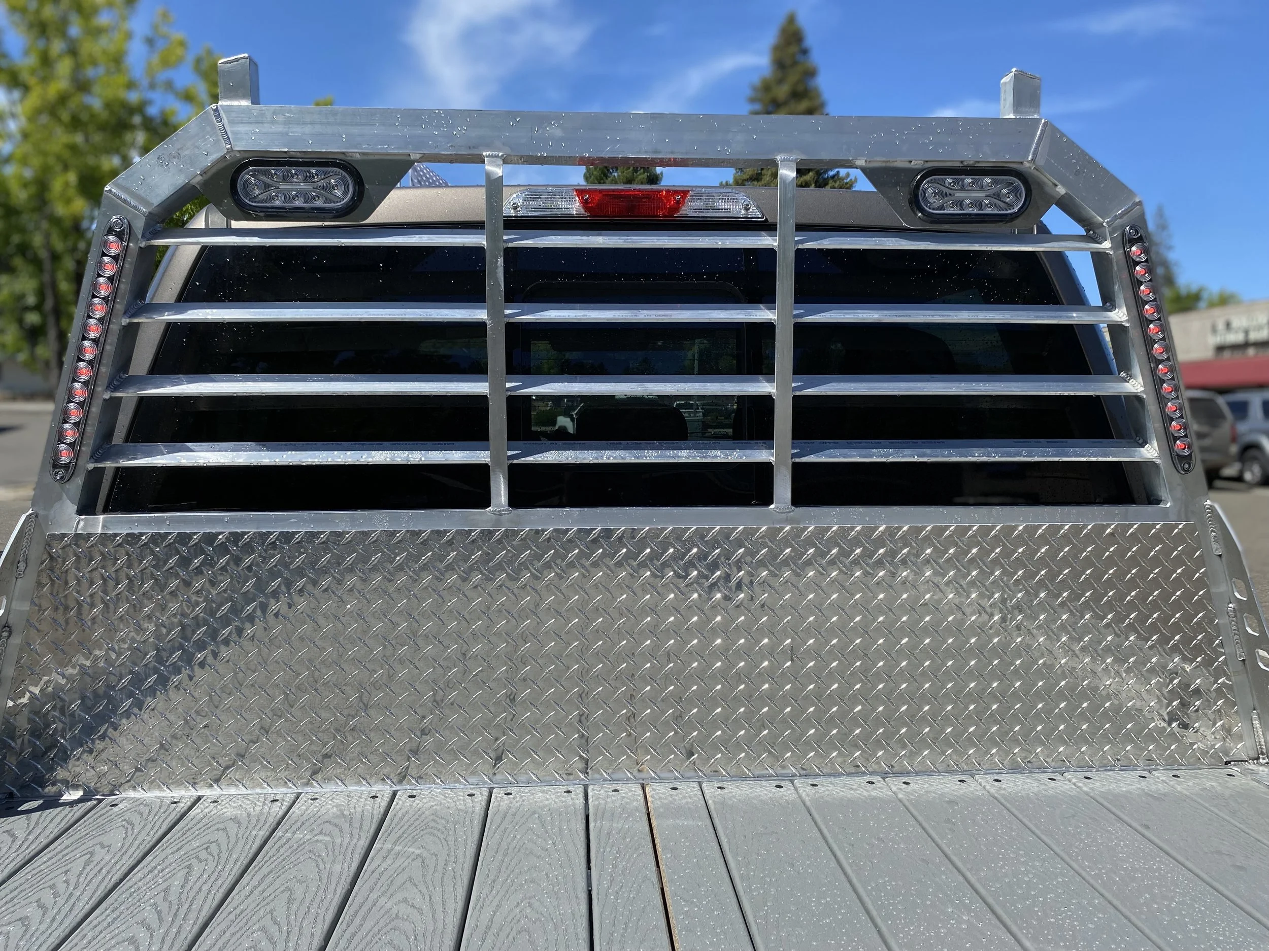 Aluminum Frame, Cargo Ears, Standard Louver and Diamond Plate Headache Rack, Headache Rack Stop/Turn/Tail