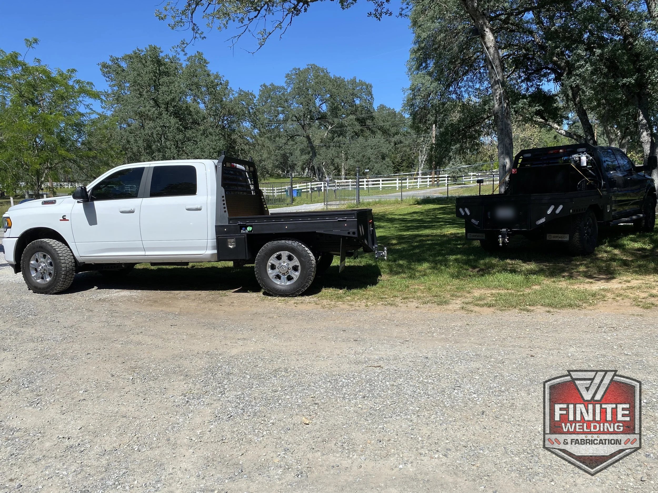 Ram 2500 white short bed flatbed, view 5