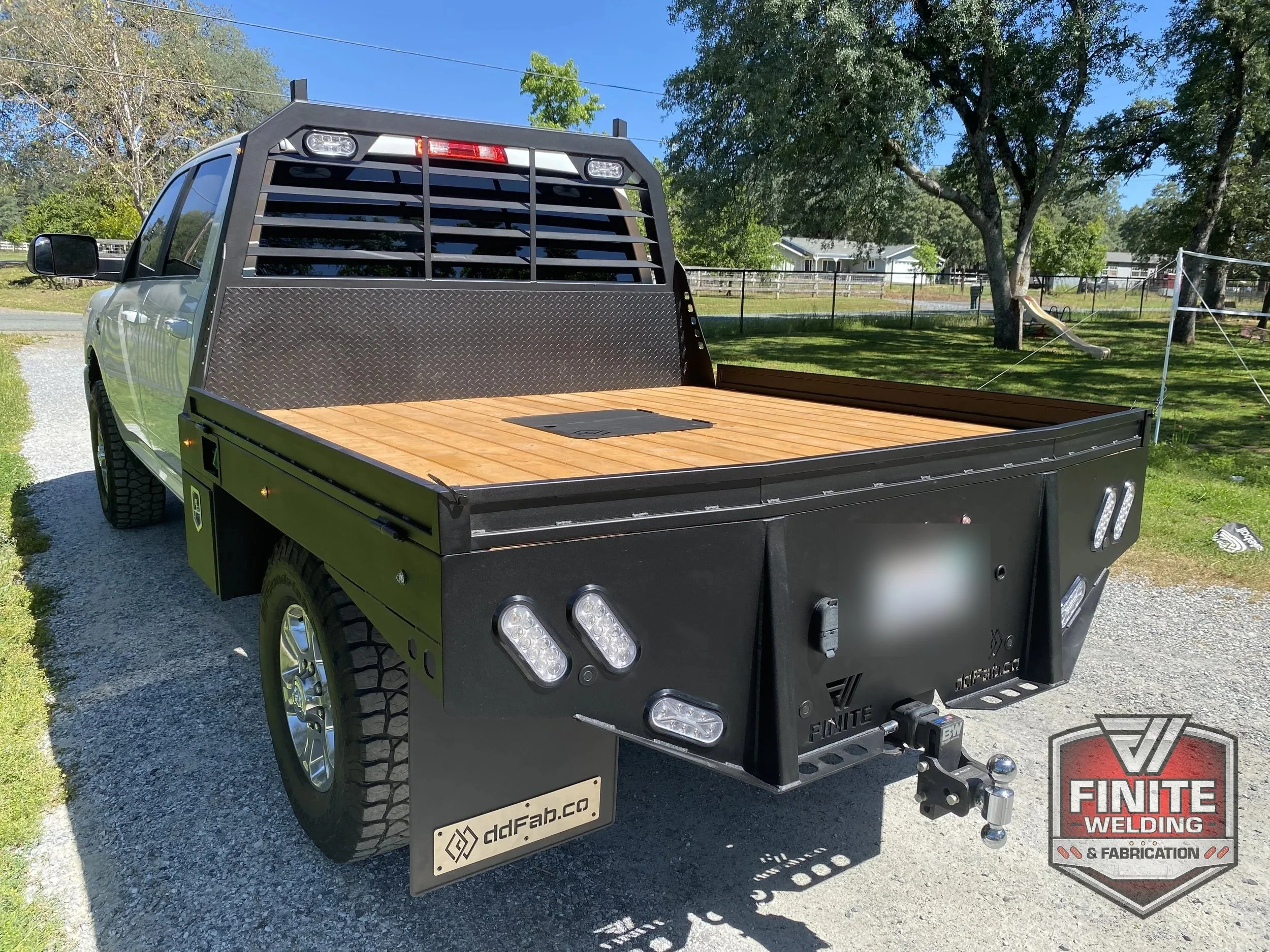 Ram 2500 white short bed flatbed, view 4