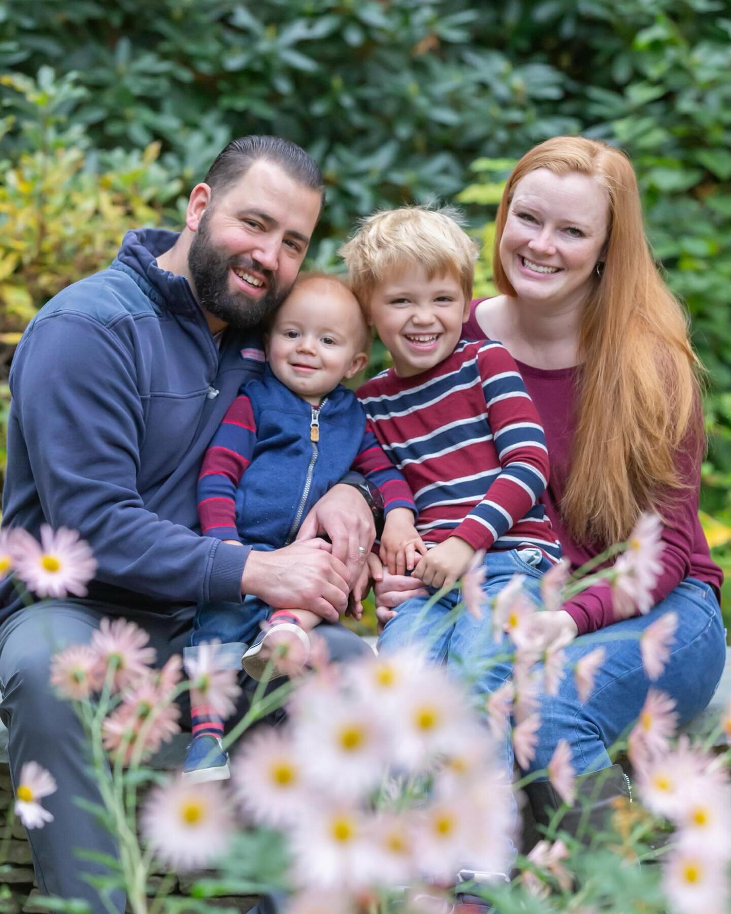 Without feeling like I might spoil a Holiday card, here are a few of the sweetest family - and cutest little boys with the best smiles! ❤️