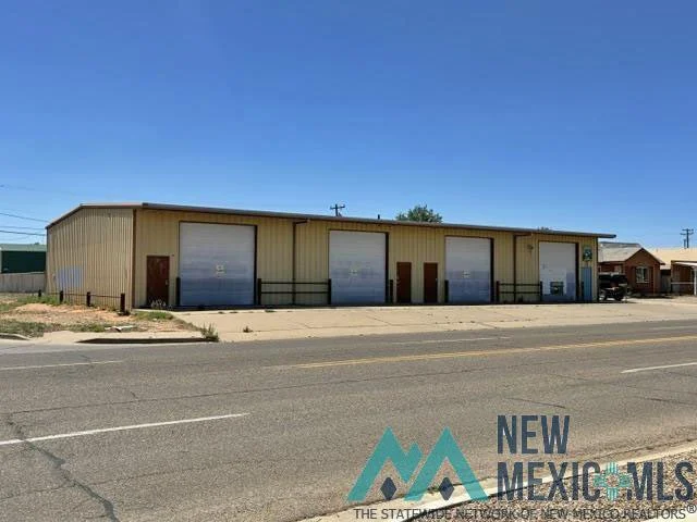 500 N Norris ---- $195,000 ----This well located, versatile 5,000 sq.ft. metal commercial building is suited for a wide range of uses....