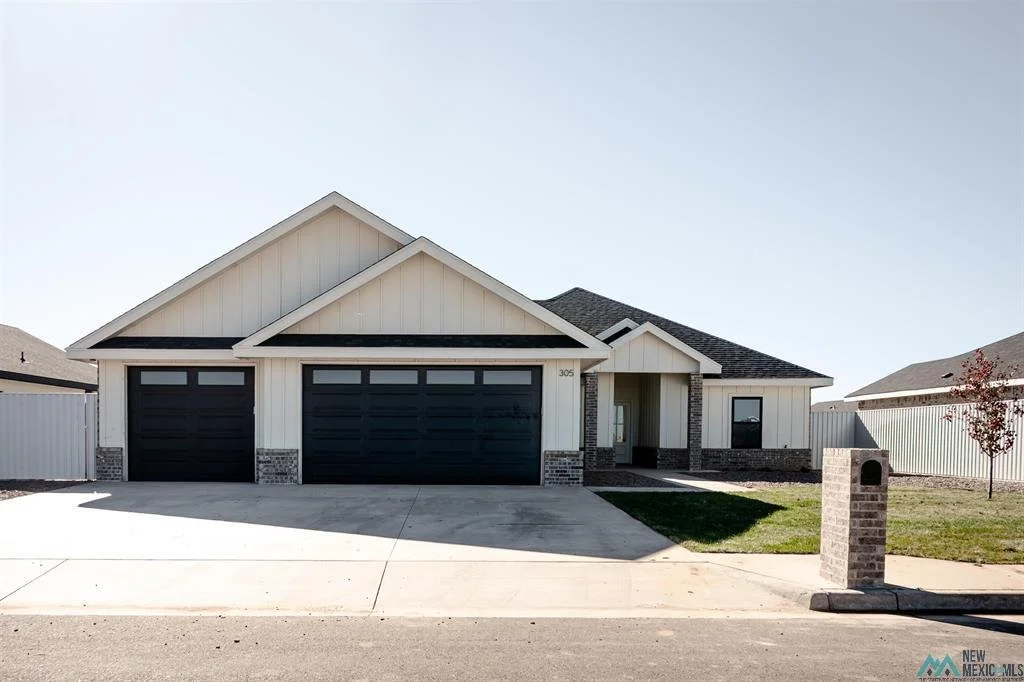 305 Primrose Point ---- $379,900 ---- Newly constructed home with 3 bedrooms, 2 baths, 1963 sq.ft and a 3 car garage....