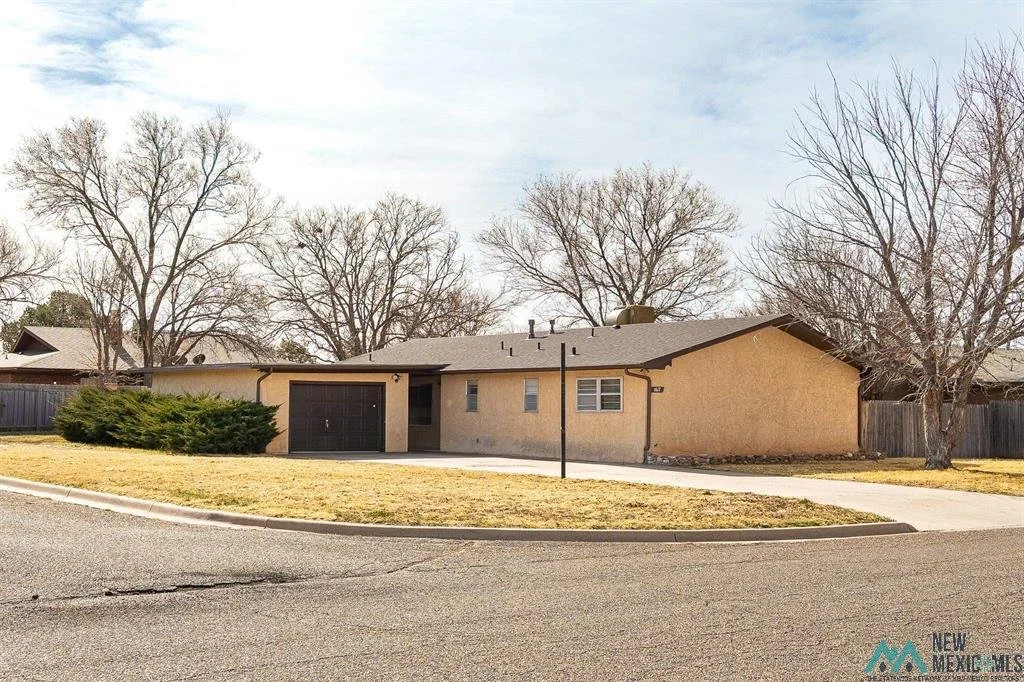 1617 Belvoir ---- $143,000 ----This affordable 3 bedroom, 2 bath home is located in the desirable Zia School District....