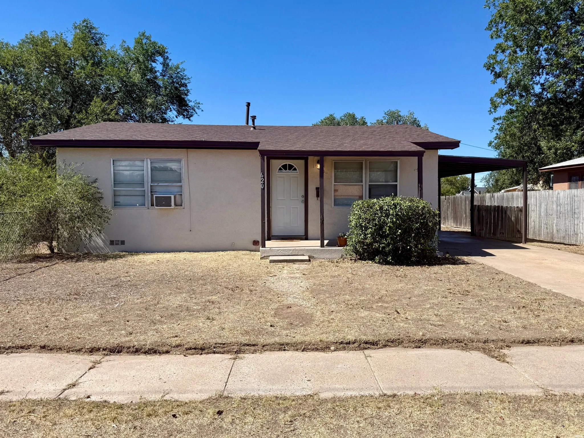 620 W 3rd St, Portales ---- $99,000 ----This well-maintained home features 2 bedrooms, 1 bath at an affordable price point....