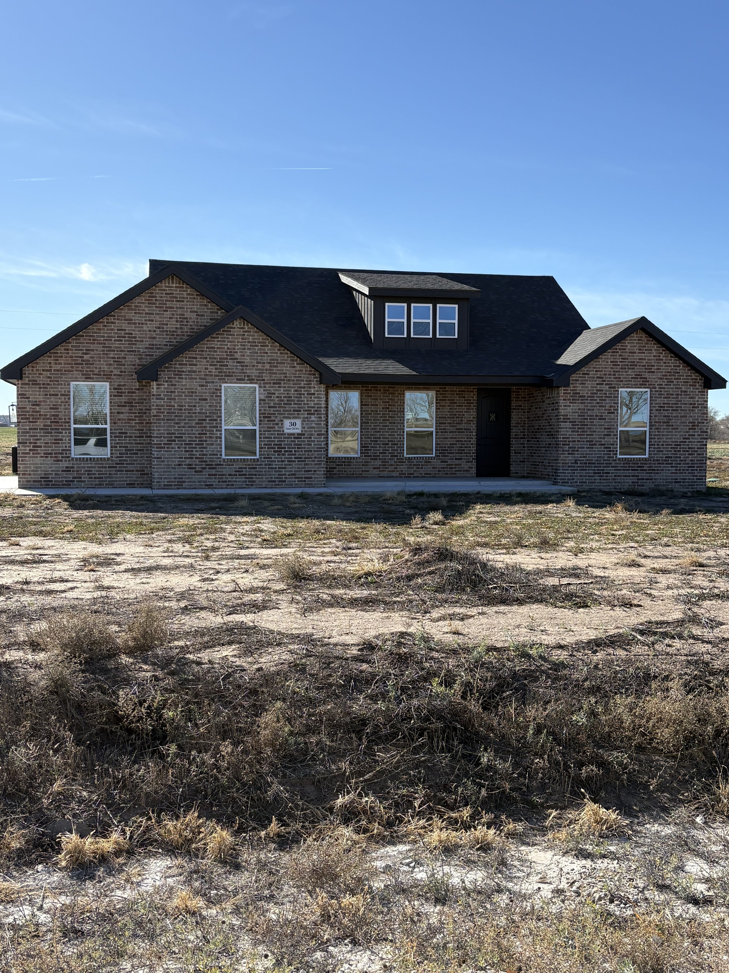 30 Country Club Drive, Farwell, TX ---- $315,000 ---- Charming 1697 sq.ft. home situated on a 1-acre lot.... 