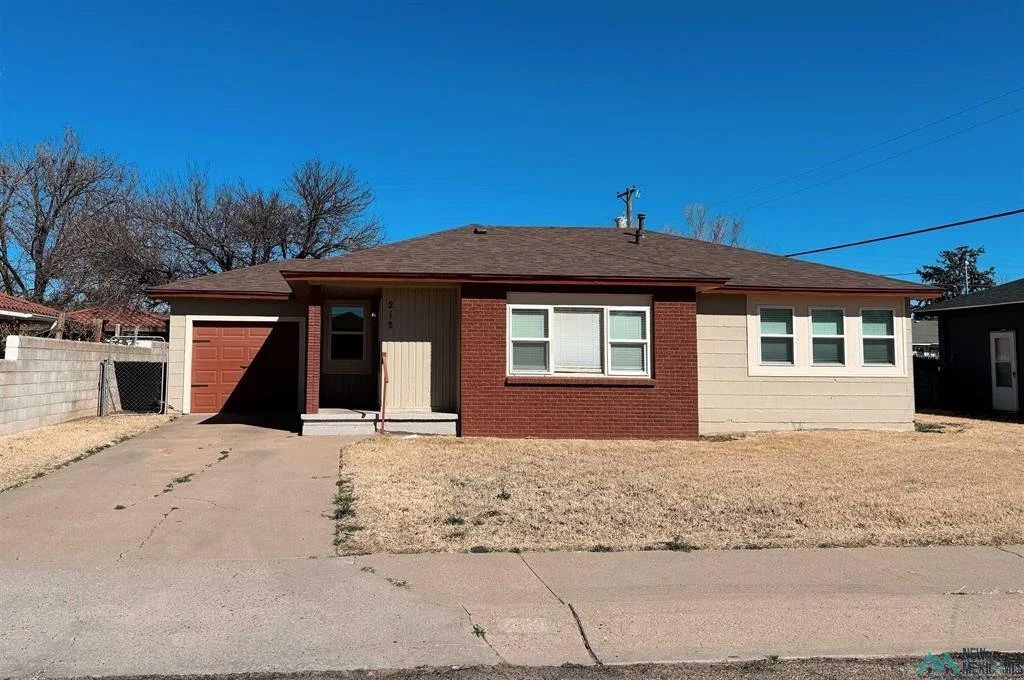 212 W Plains ---- $148,000 ---- This move-in ready home features 3 bedrooms, 1 bath and 1350 sq.ft. of living space....