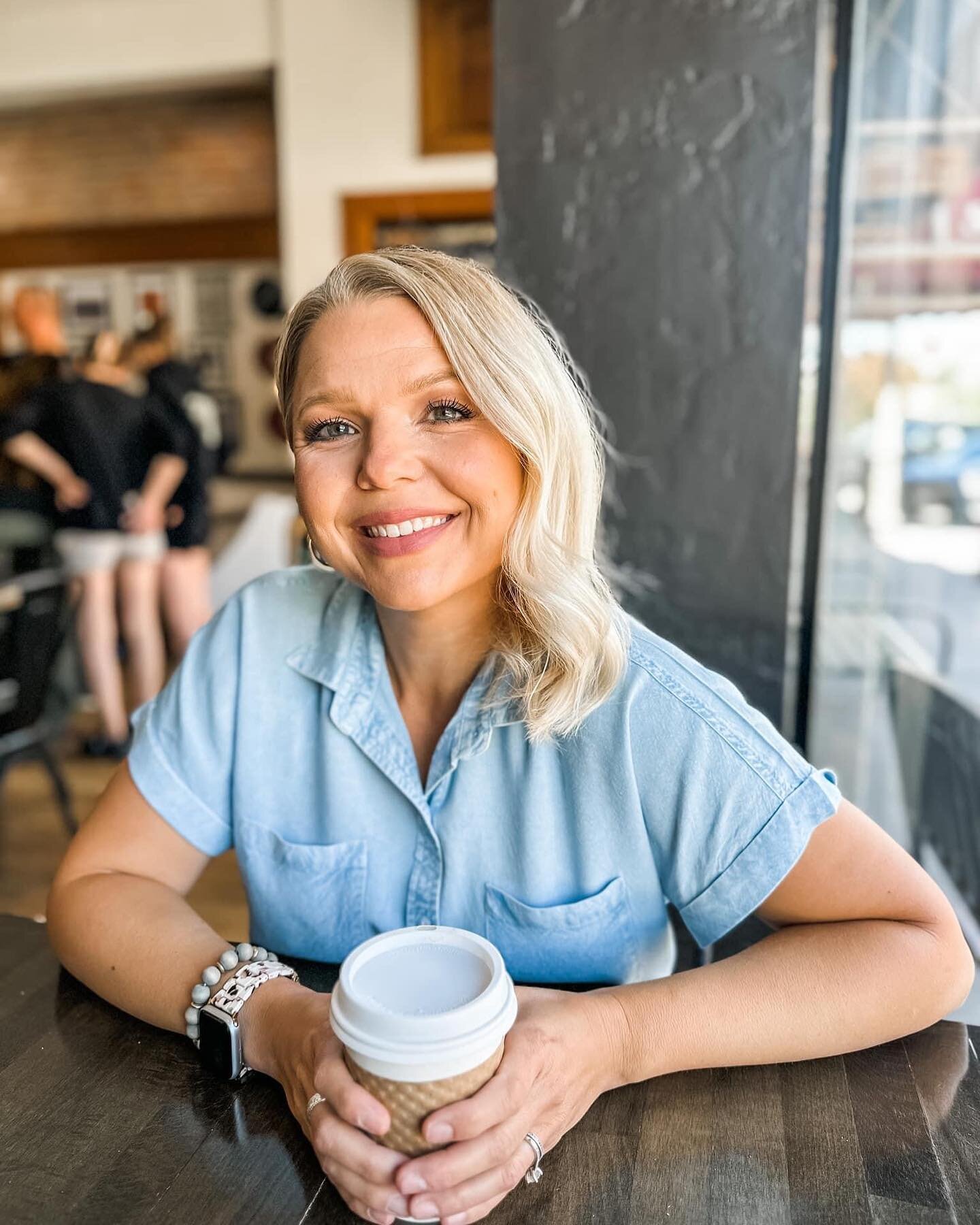 What if you could earn extra income while improving your health at the same time? 🤔

If that idea is intriguing to you, then you need to read this entire post!!👇🏼 

Truth is&hellip; I never saw myself as a health coach. I wasn&rsquo;t the healthie