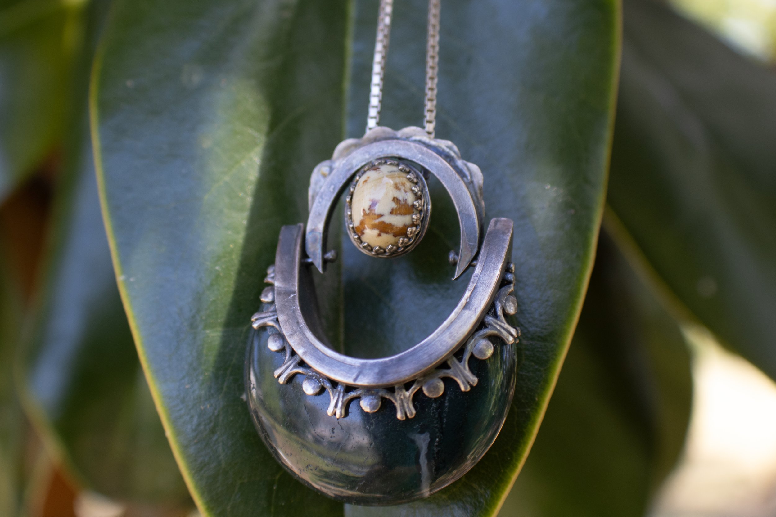 Arch Necklace