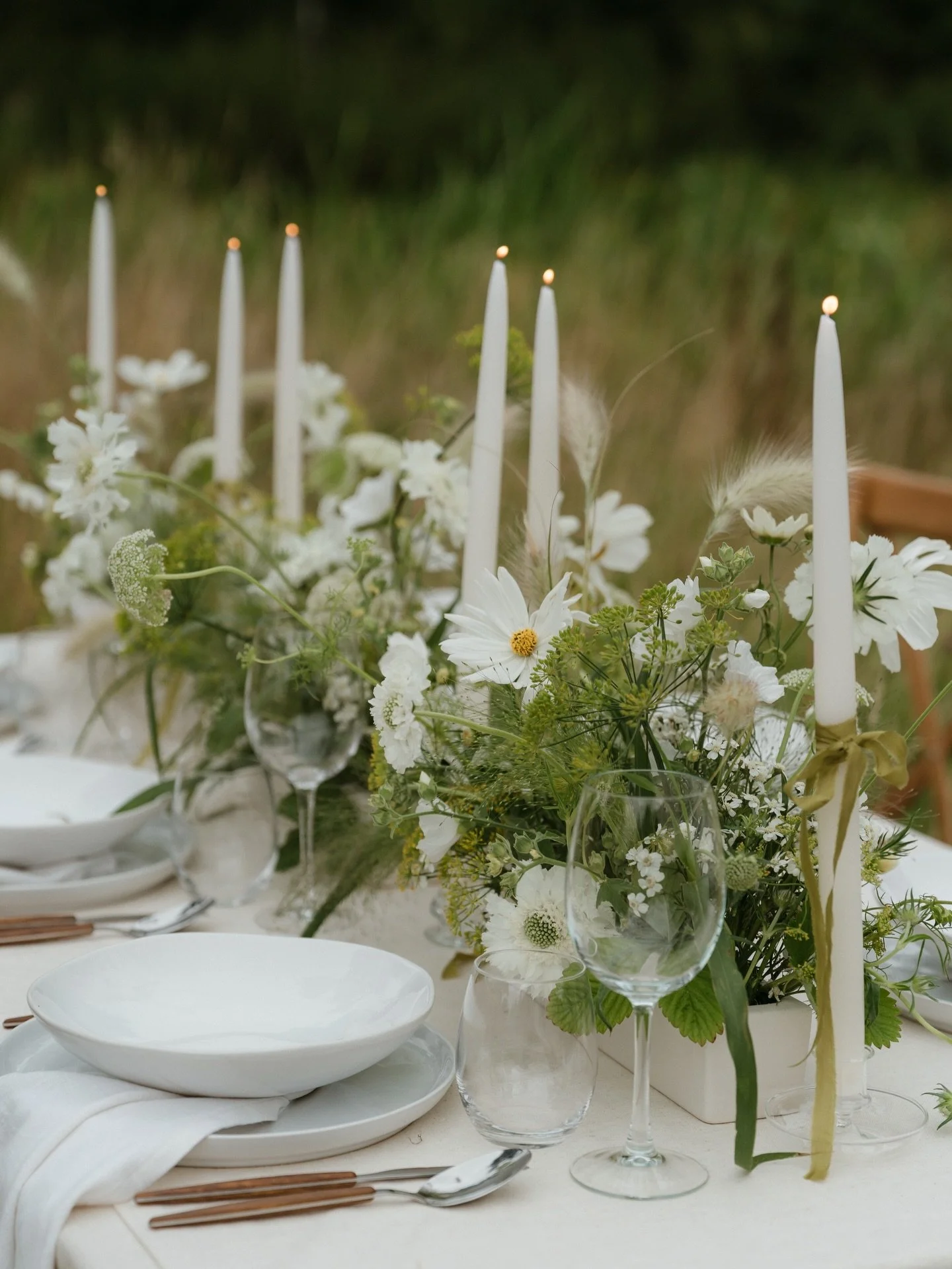 When Pantone announced their colour of the year, my mind went straight to @freyacroisdaleweddings brand shoot 🤍

Her brief was simple and thoughtful: the flowers had to be entirely British grown, completely sustainable, using seasonal stems and desi