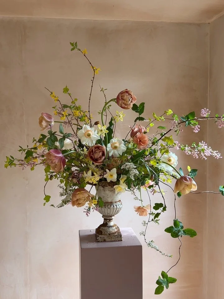 The first signs of Spring last week brought back memories of this gorgeous day with @simplybyarrangement 🌷

Its reminded me of my word of the year&hellip; &lsquo;simplify&rsquo;. Because if I&rsquo;m able to slow down a bit this year and reserve som