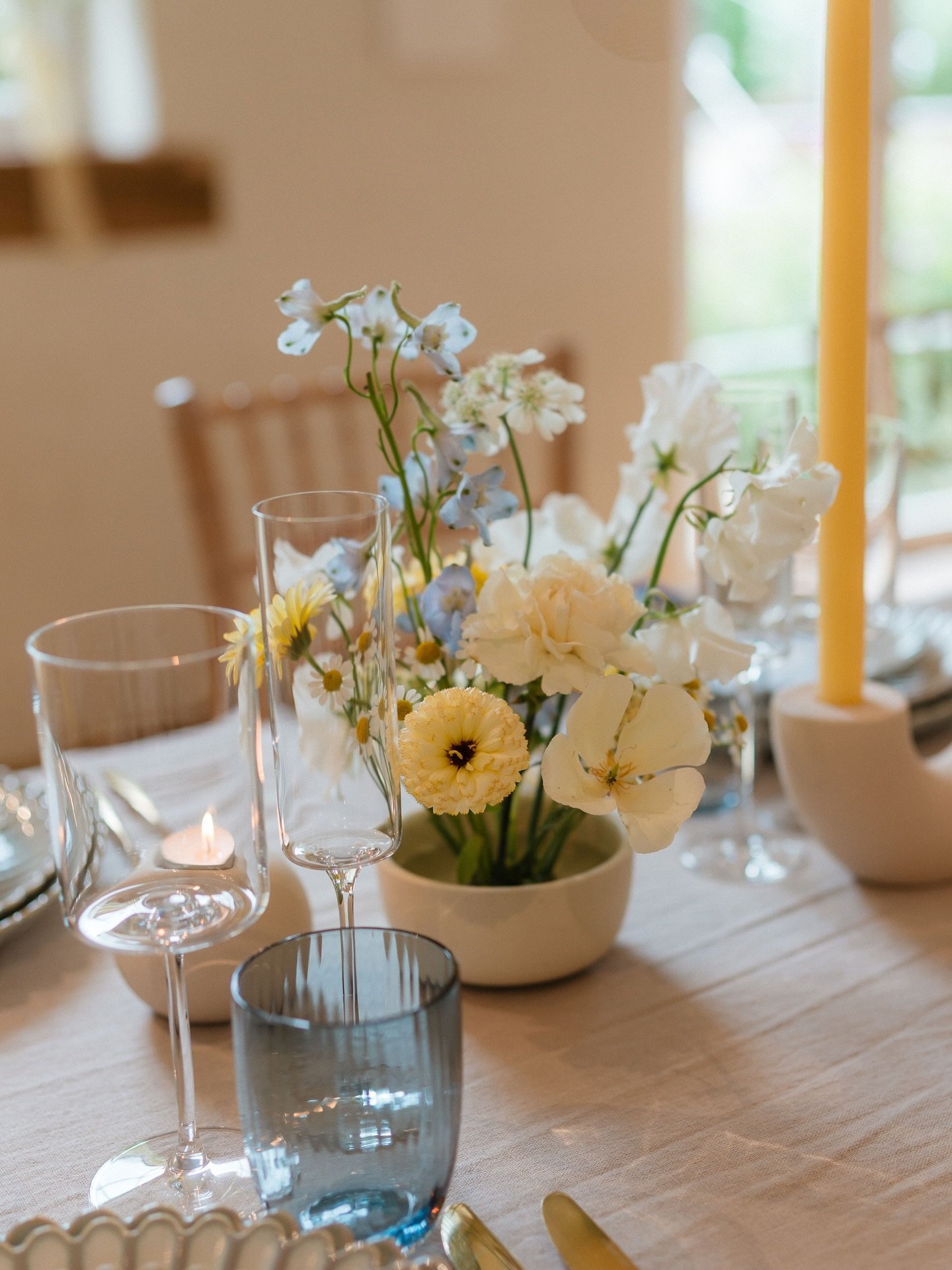 I&rsquo;ve been busy finalising designs and ordering flowers this week, because next week we&rsquo;re back at @egtonmanor for a beautiful wedding that I just can&rsquo;t wait for! It&rsquo;s going to be gorgeous. 

It&rsquo;s all bringing back memori