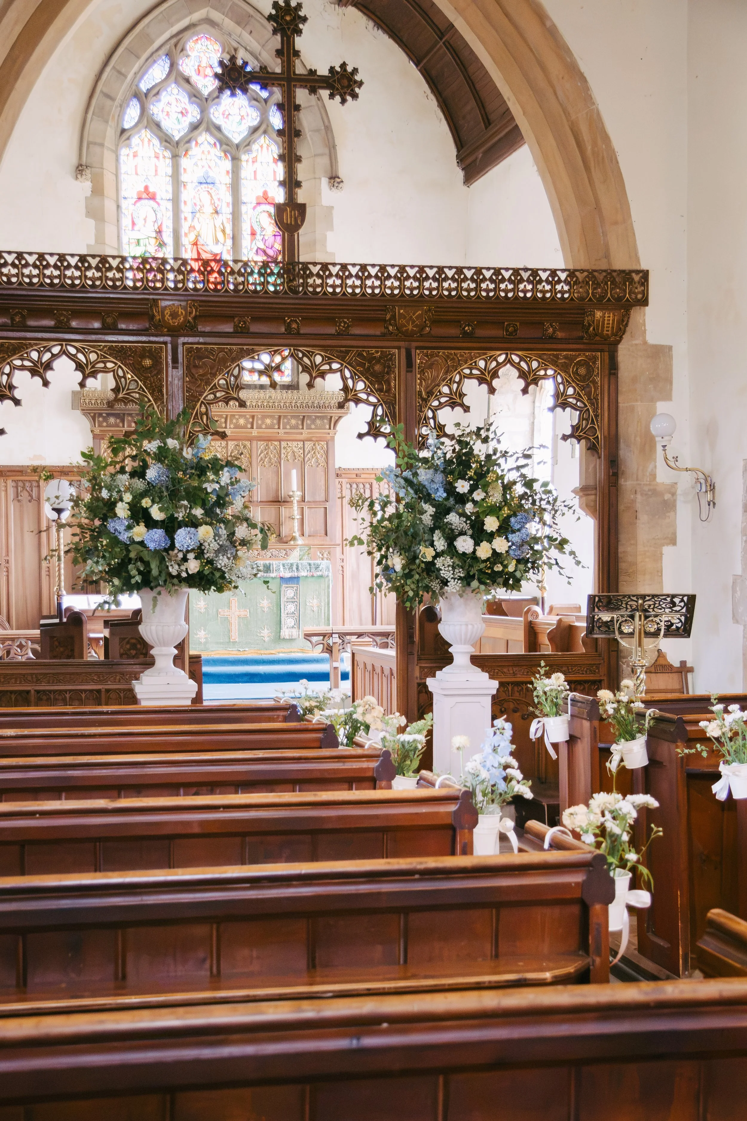 Large urns for church wedding