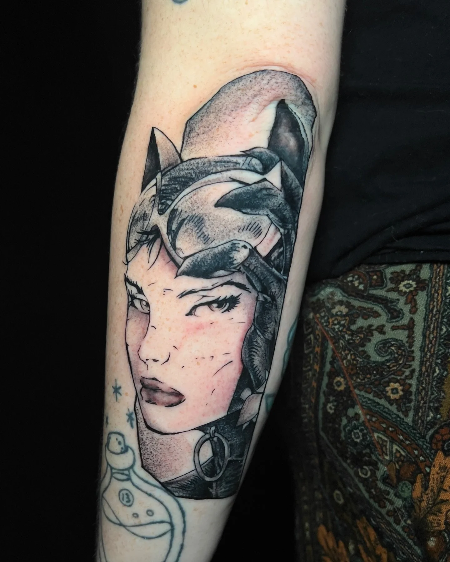 I&rsquo;ll be happy to do as many comic tattoos as yall want. I had a blast with this one!
#fernandinabeach #catwoman #blackandgreytattoo #ameliaisland