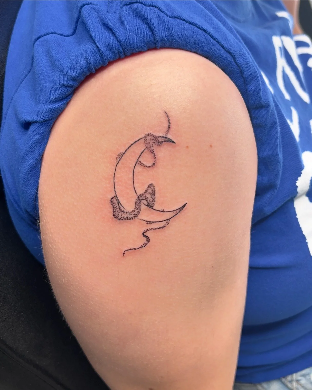 Always fun to give someone their first tattoo. Sibling tat! Did your first tattoo have a super deep meaning to you? Does it still?
#firsttattoo #fernandinabeach #smallbusiness #ameliaisland