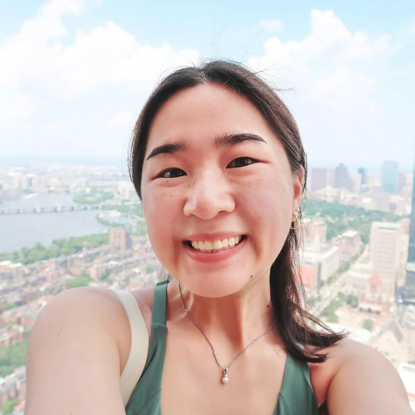 BIG smiles for the city of bah-stahn !! 
🏙️🌳🫖🇺🇸