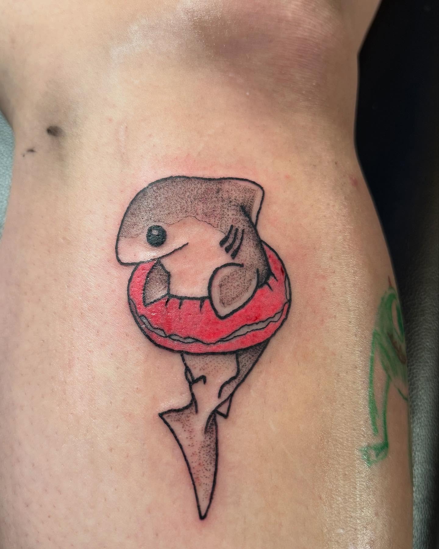 Two new cuties for @emily.shands13 ✨❤️
Shark is not my design so props to whomever designed such a cutie. 🥰
#tattoos #tattooartist #tattooshop #tattoo #dfw #denton #northtexas