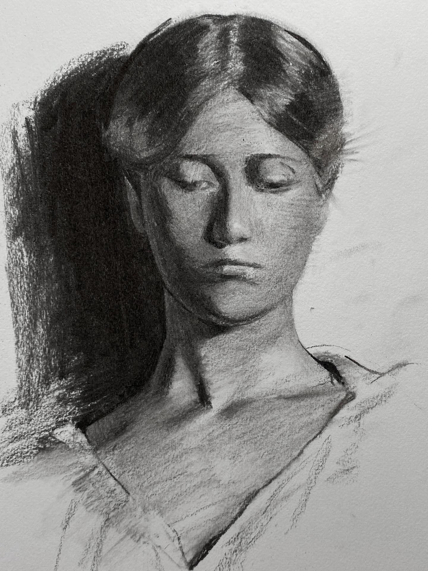 Vine charcoal drawing, it’s nice to take a break from drawing on the computer 💻 It’s always helpful to work on my traditional drawing skills ✍️
#art #drawing #charcoal