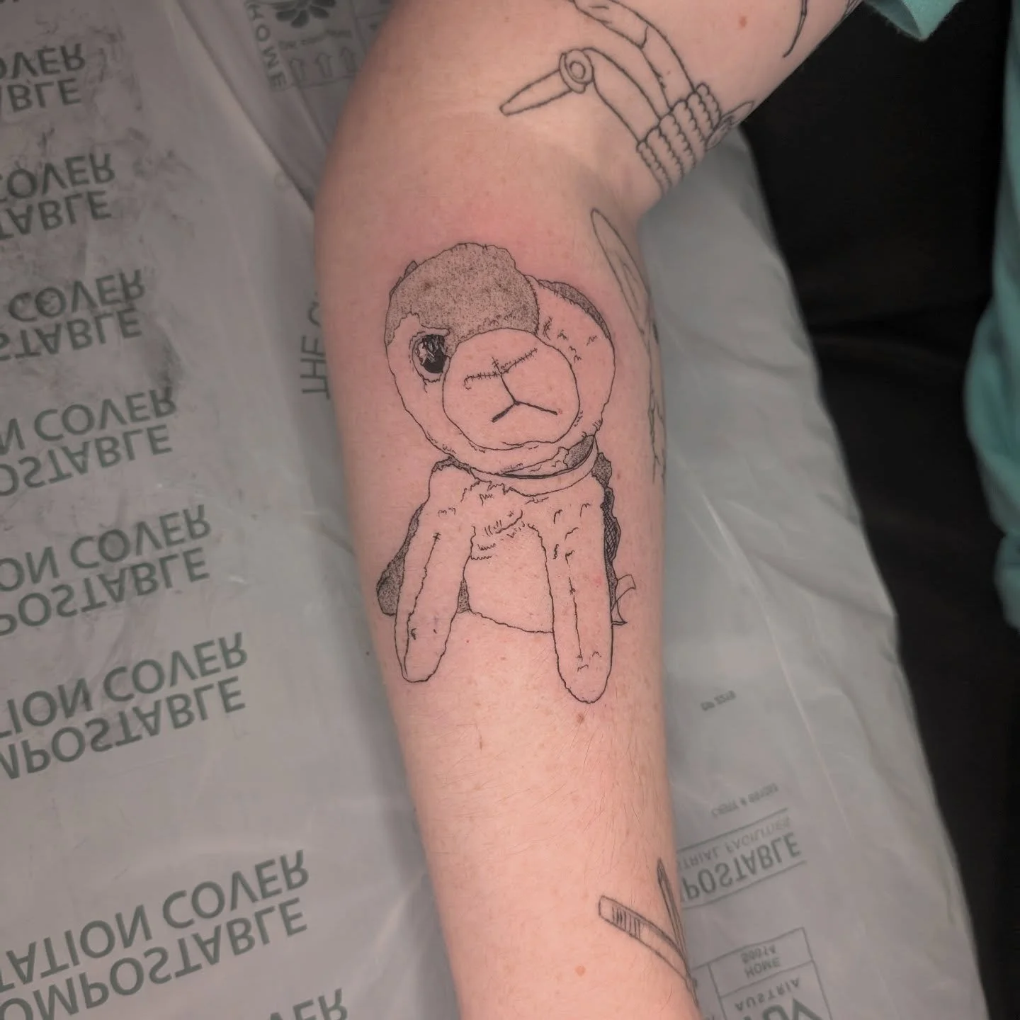 Something sentimental for @rilestein
I know a tattoo doesn't fix every situation but I hope it helps. Super pleased with how it came out!
.
.
.
#finelines #finelinetattoo