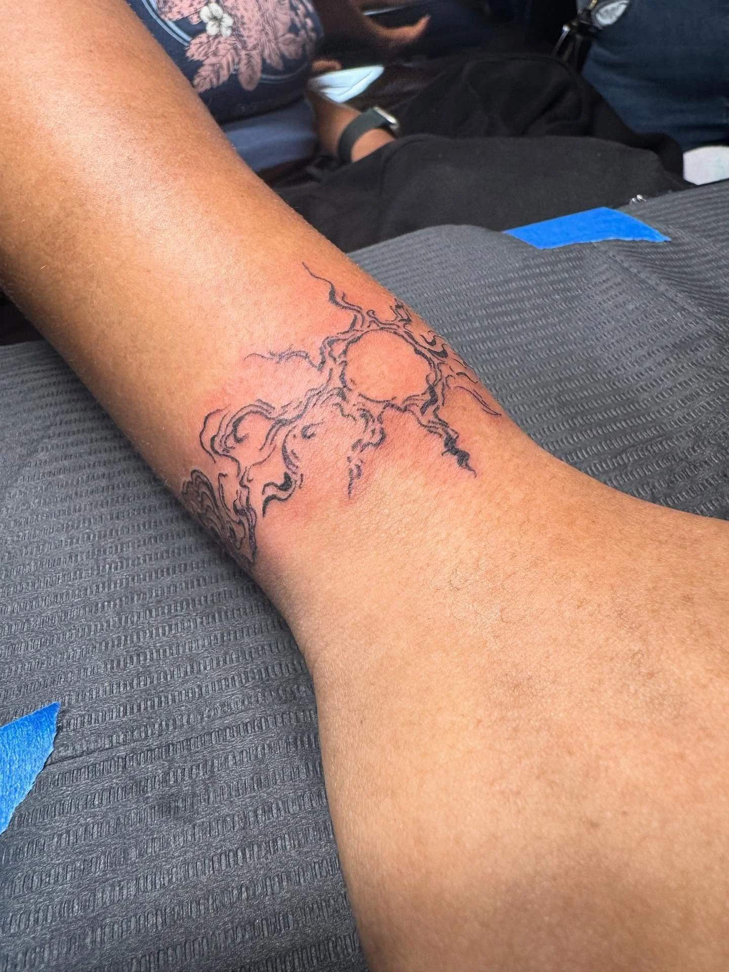 Did 8 tattoos today, somehow only got two good pictures. 
Oop. 

#tattoo #tattooartist #dentontx #denton #dfw #northtexas #tattooshop #tattoos #flashtattoo #tattooflash