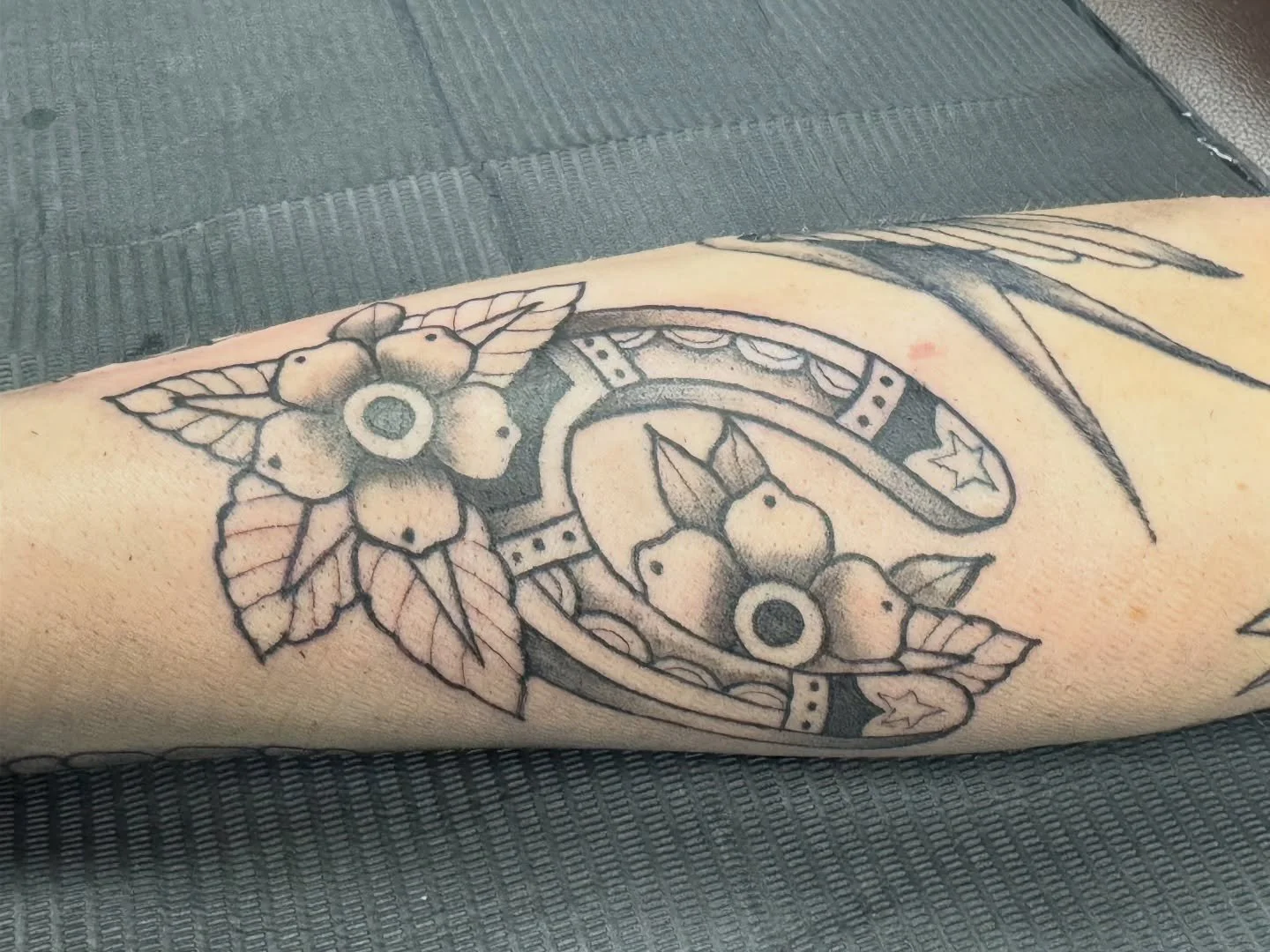 Sneak peak at a trad sleeve I&rsquo;ve been working on, on @lil_burque ✨

#tattoos #tattooartist #tattooflash #dfw #dentontexas